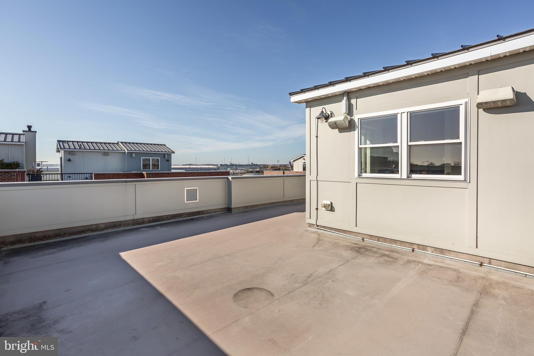 LOCUST POINT - Residential