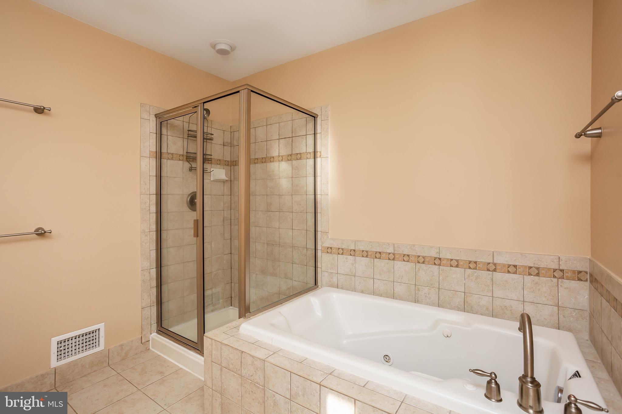 LOCUST POINT - Residential