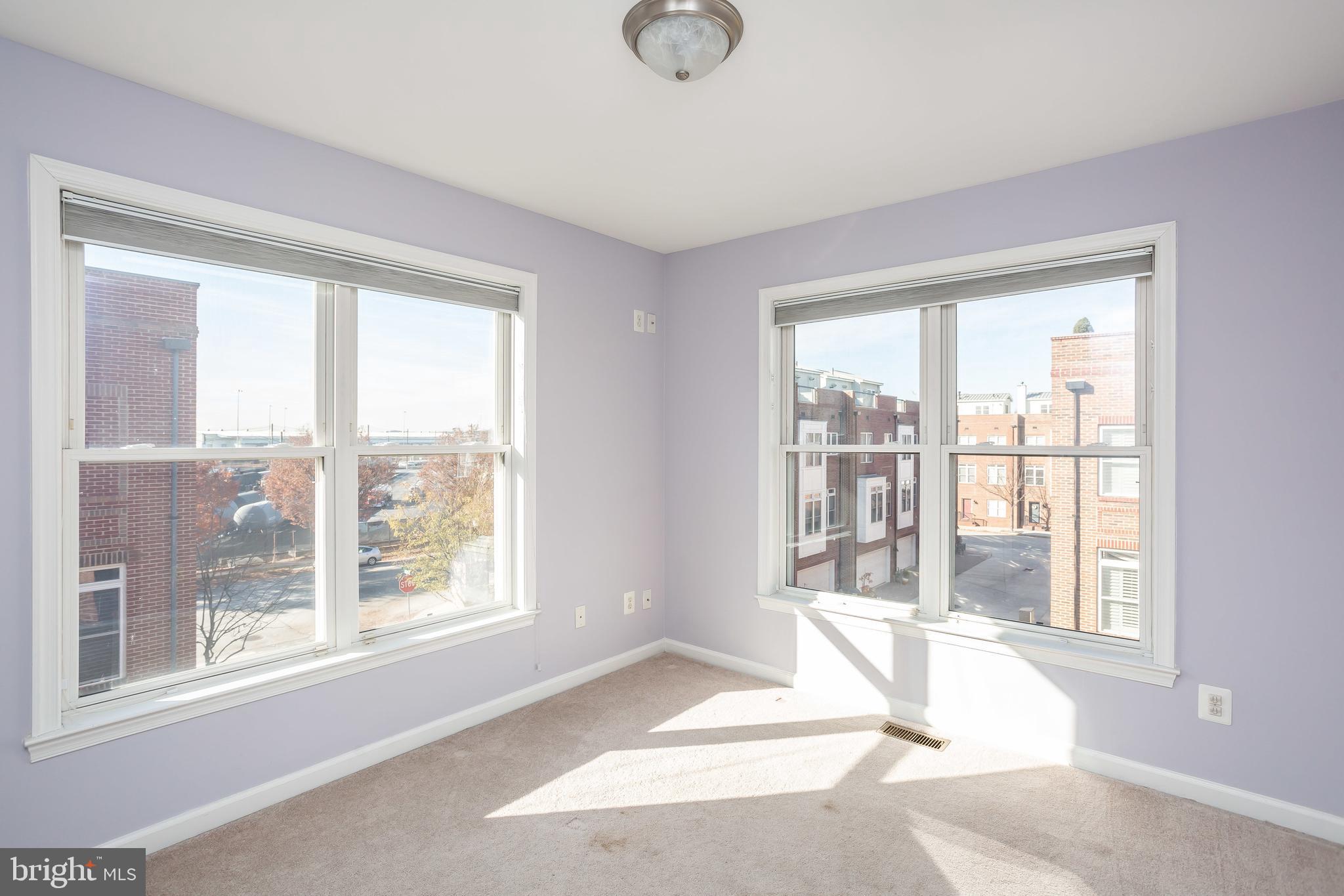 LOCUST POINT - Residential