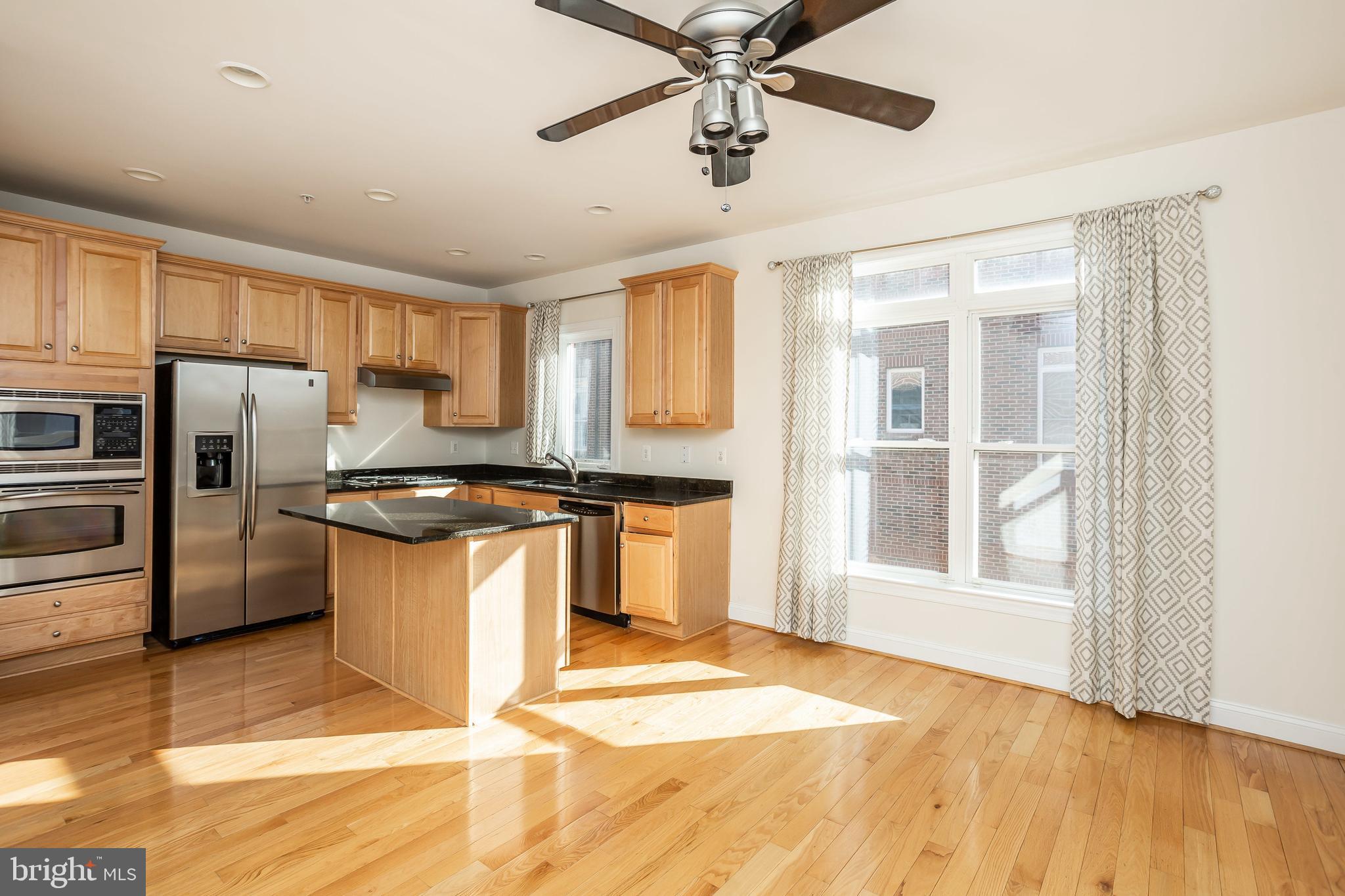 LOCUST POINT - Residential