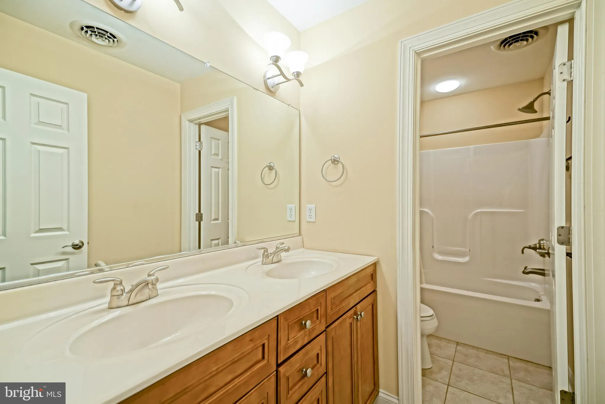 Milton, Delaware 19968, United States, 5 Bedrooms Bedrooms, ,5 BathroomsBathrooms,Residential,Active,144333