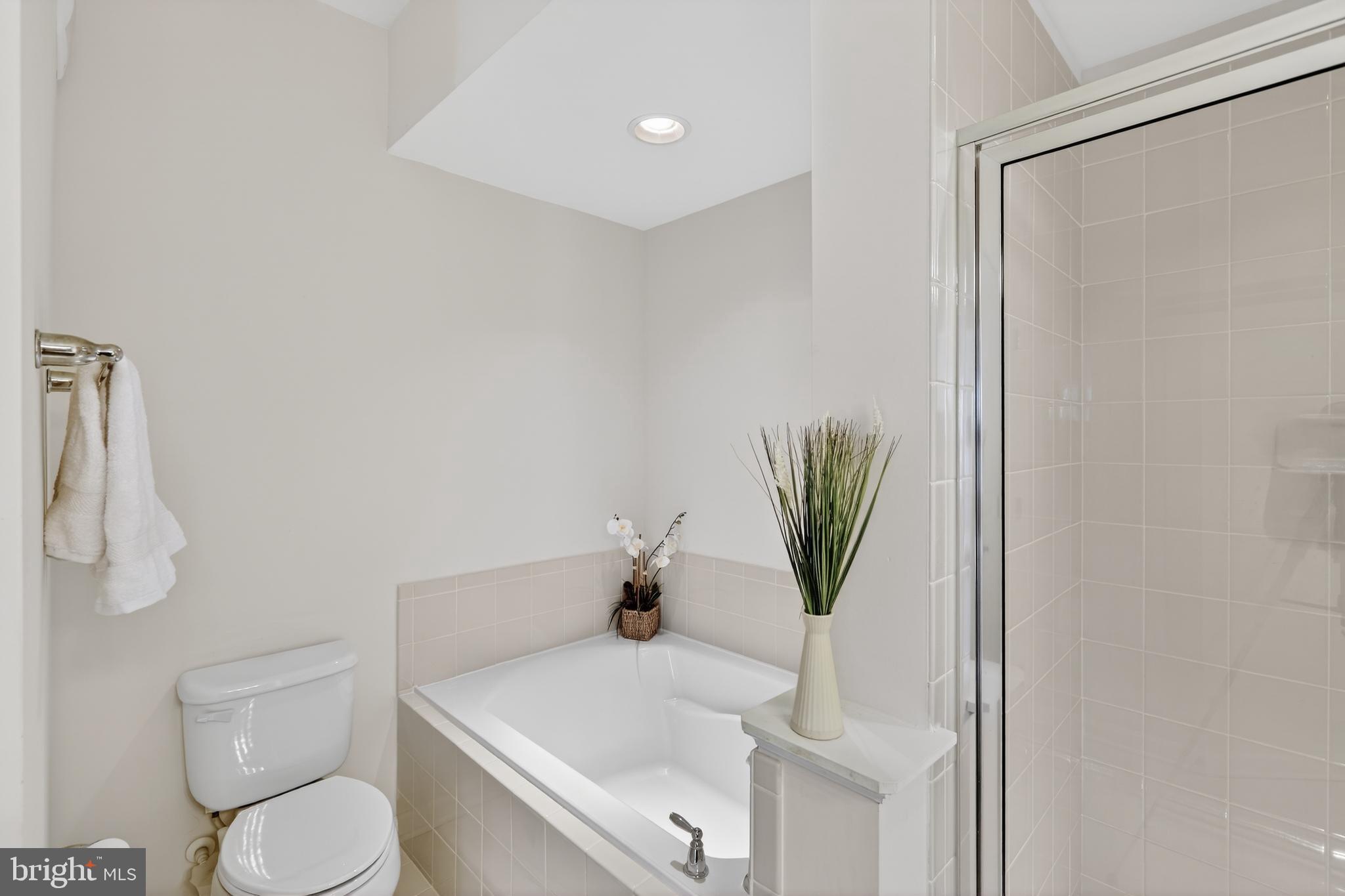 HEATHCOTE COMMONS CONDOMINIUMS - Residential