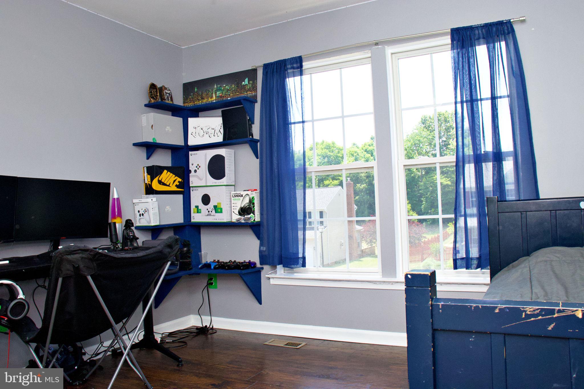 LOCUST HILL - Residential