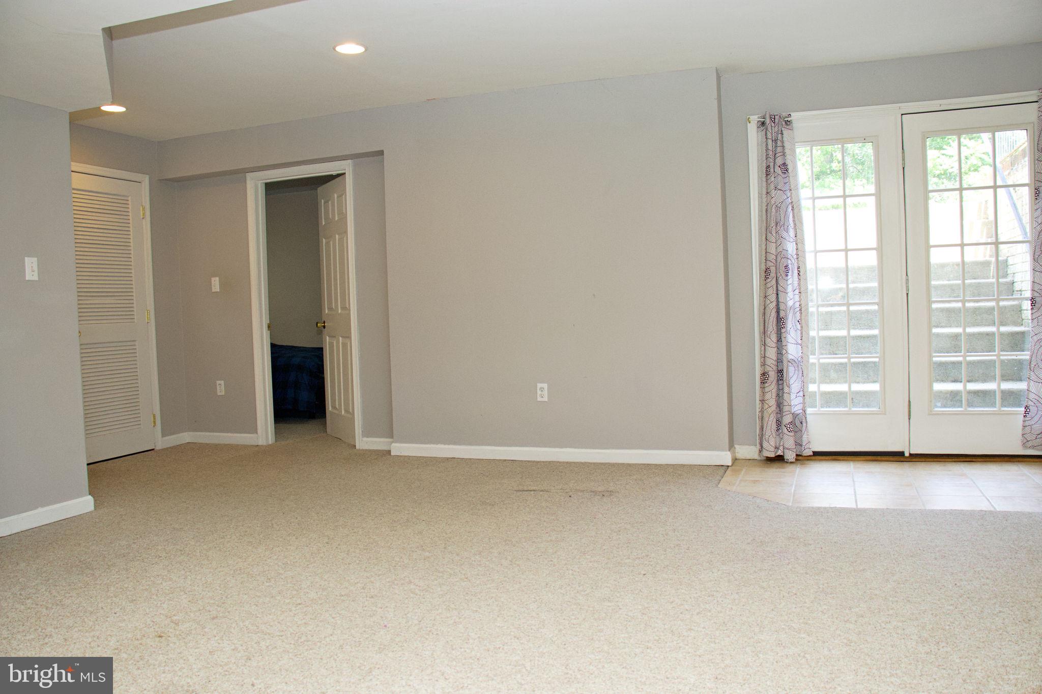 LOCUST HILL - Residential