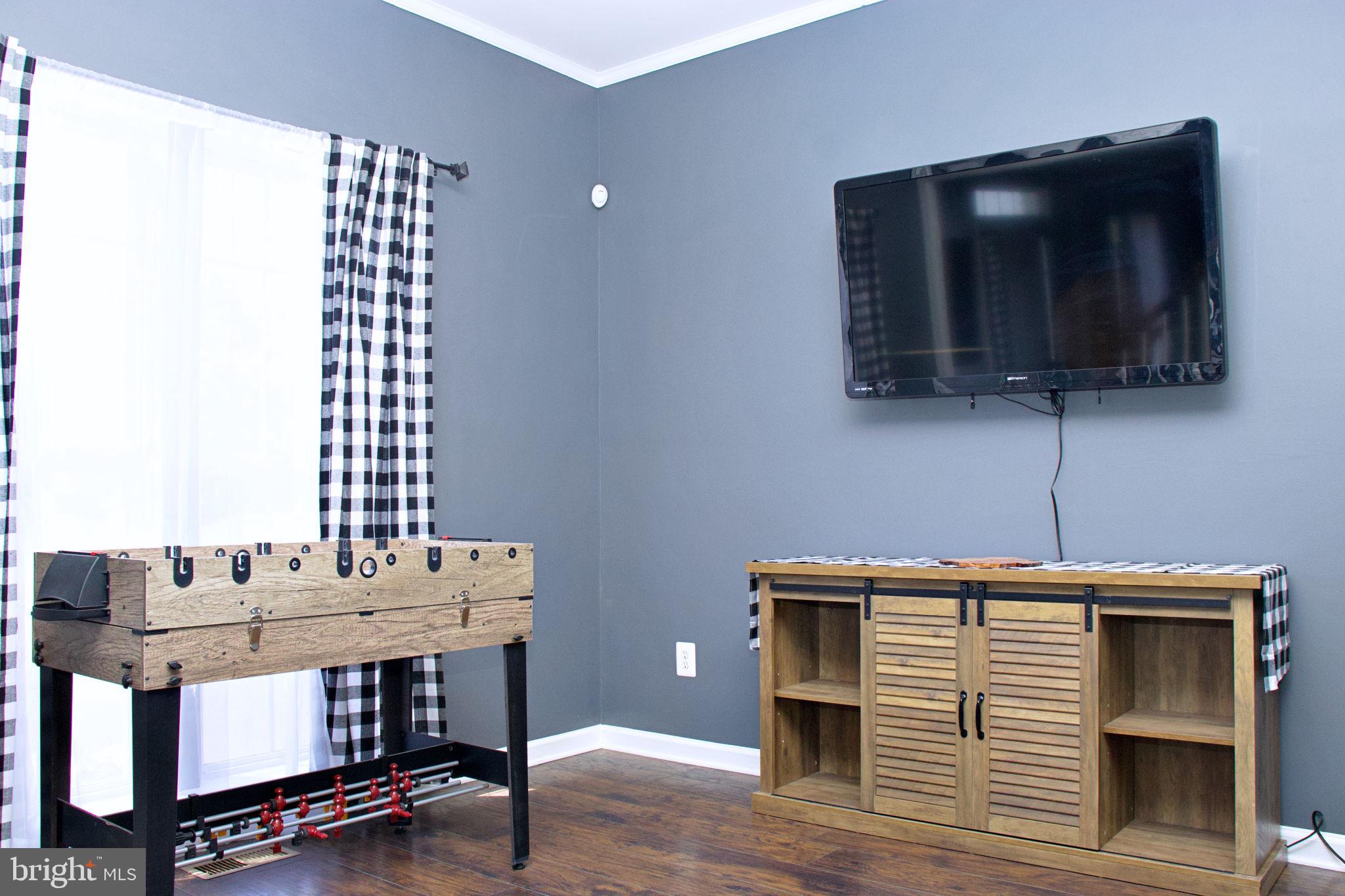 LOCUST HILL - Residential