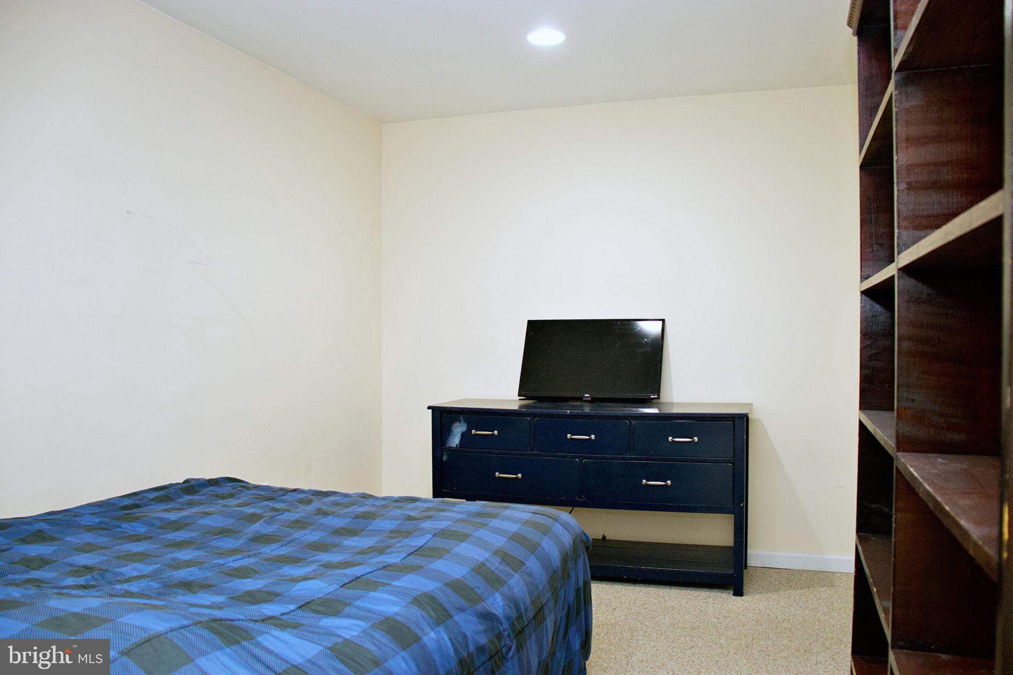 LOCUST HILL - Residential