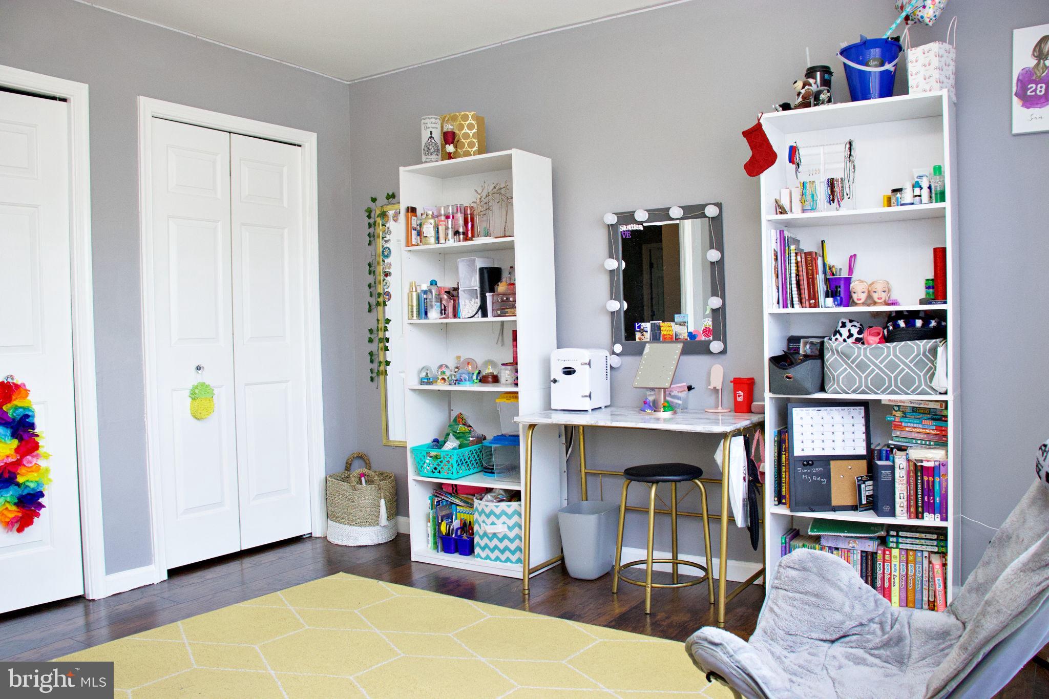 LOCUST HILL - Residential