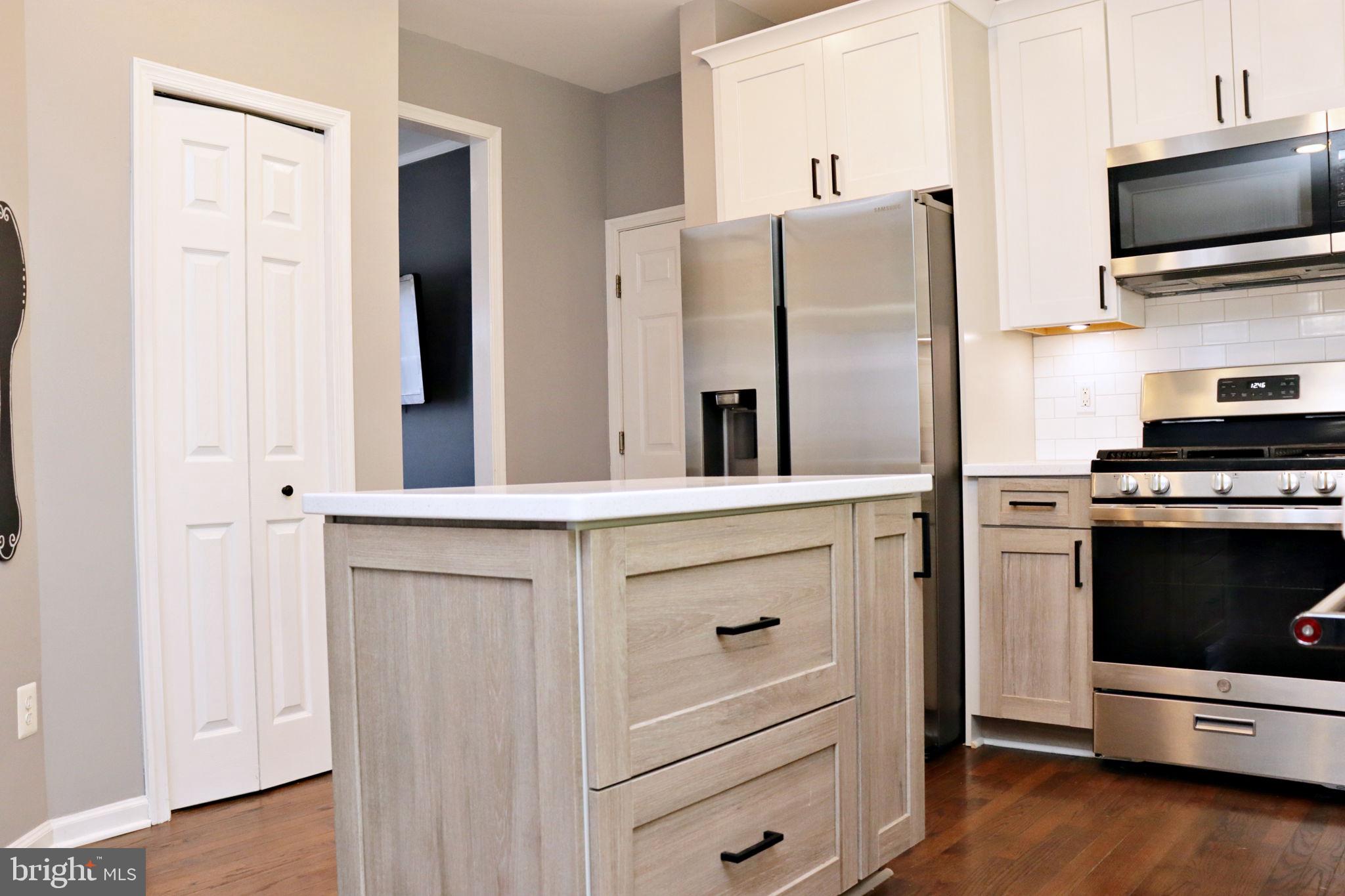 LOCUST HILL - Residential