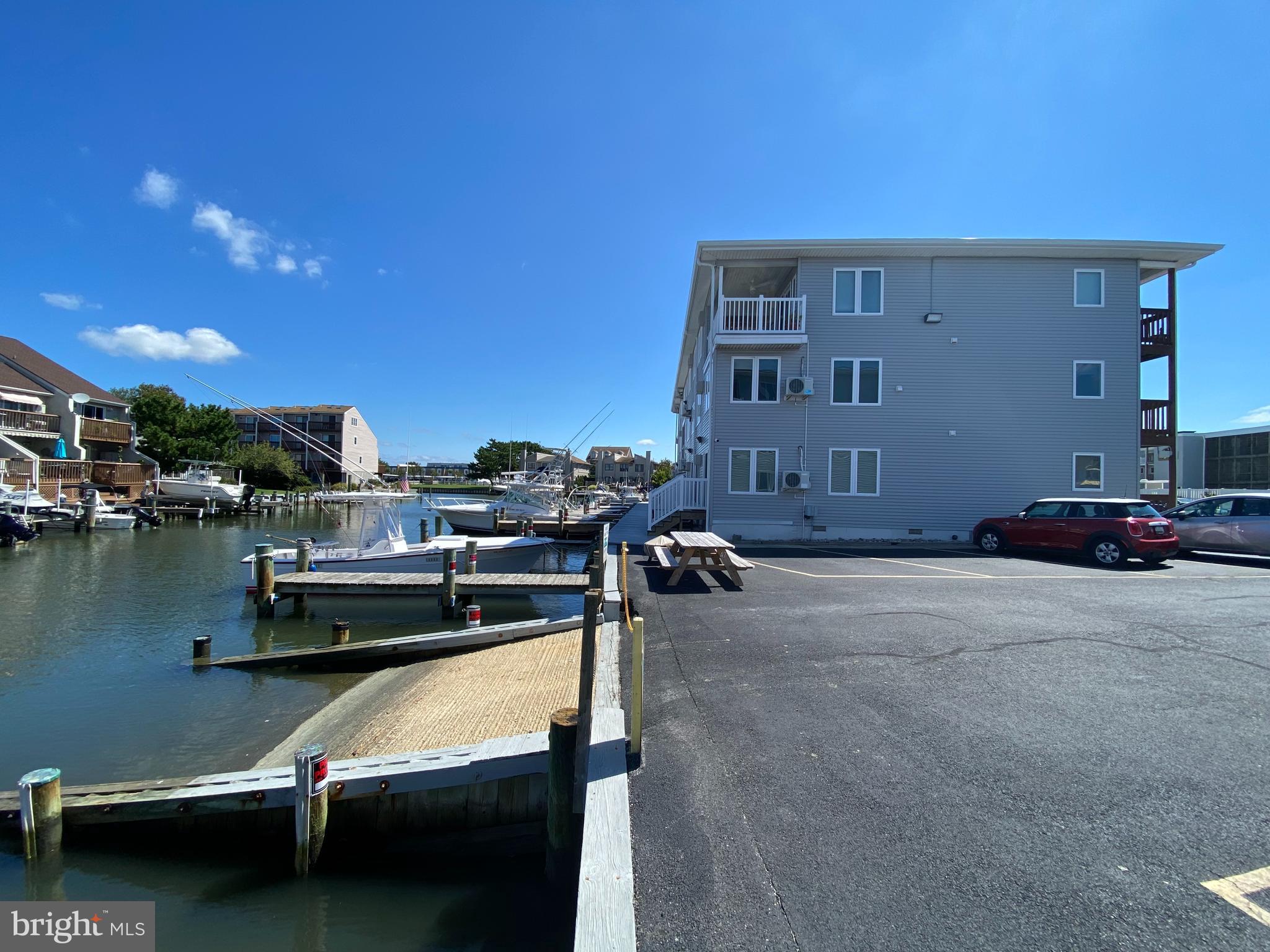 BAY SHORES - Residential