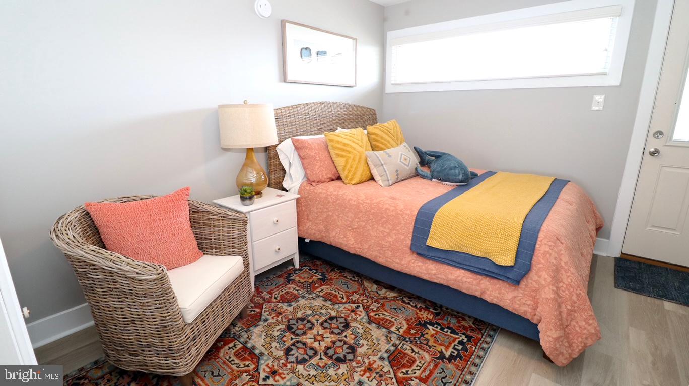 BAY SHORES - Residential