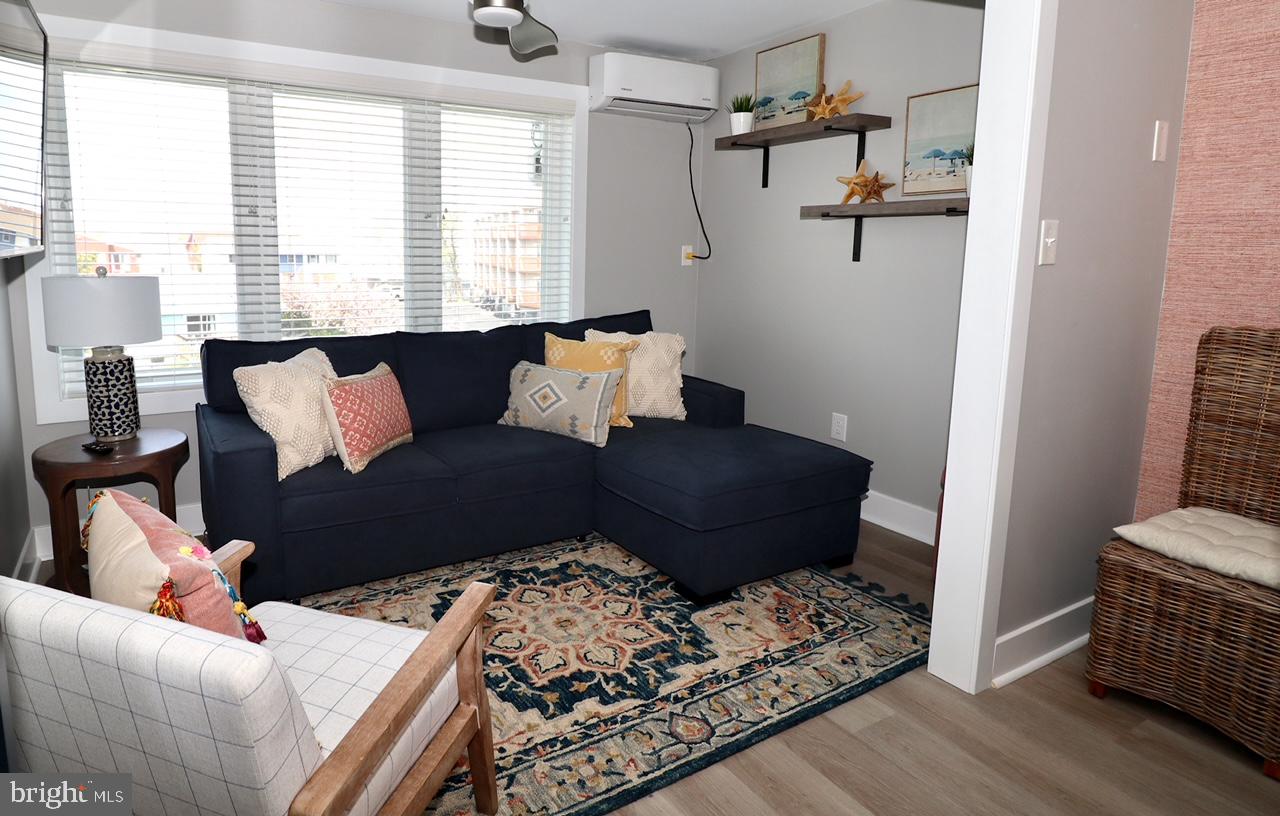 BAY SHORES - Residential