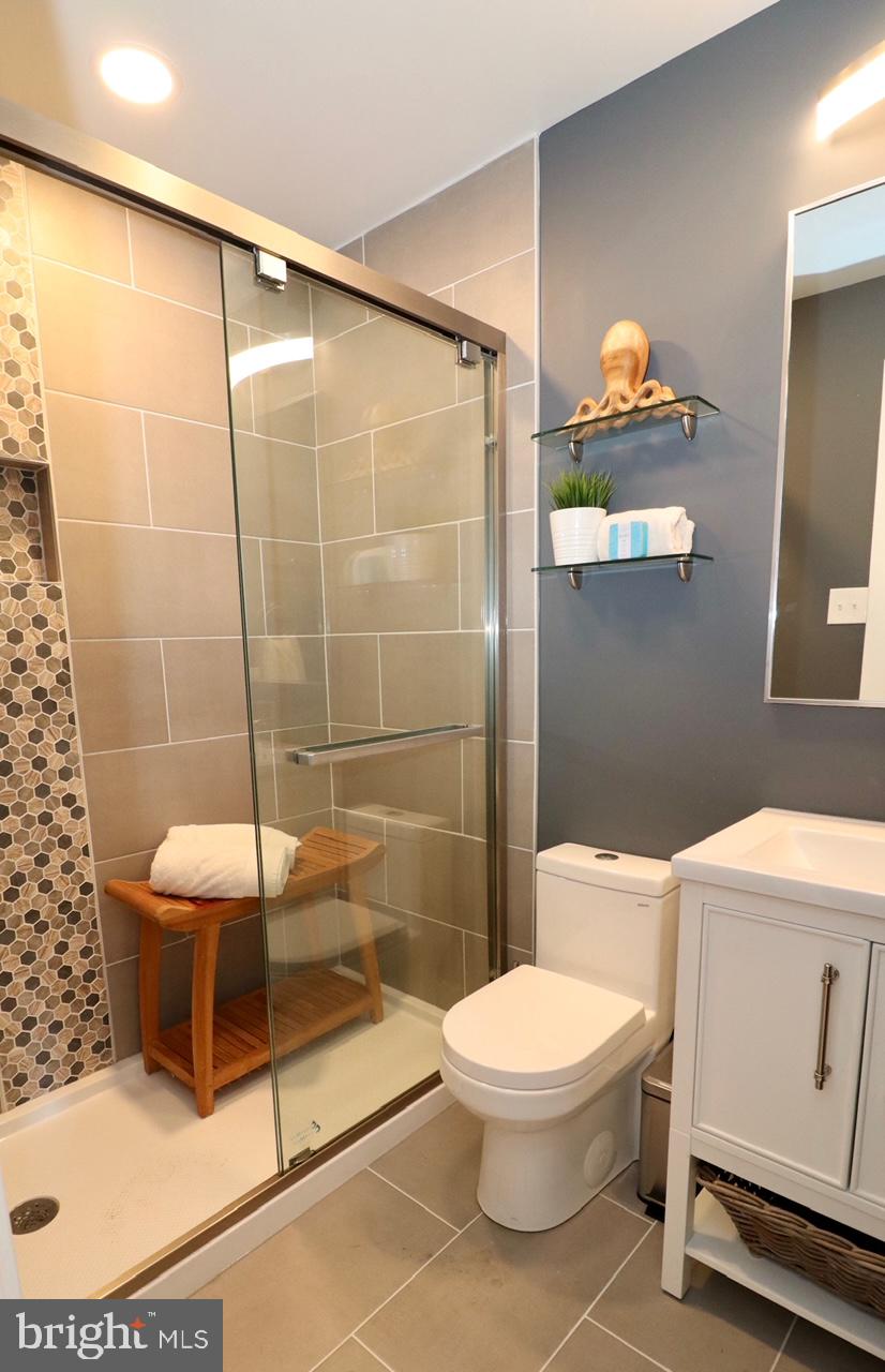 BAY SHORES - Residential