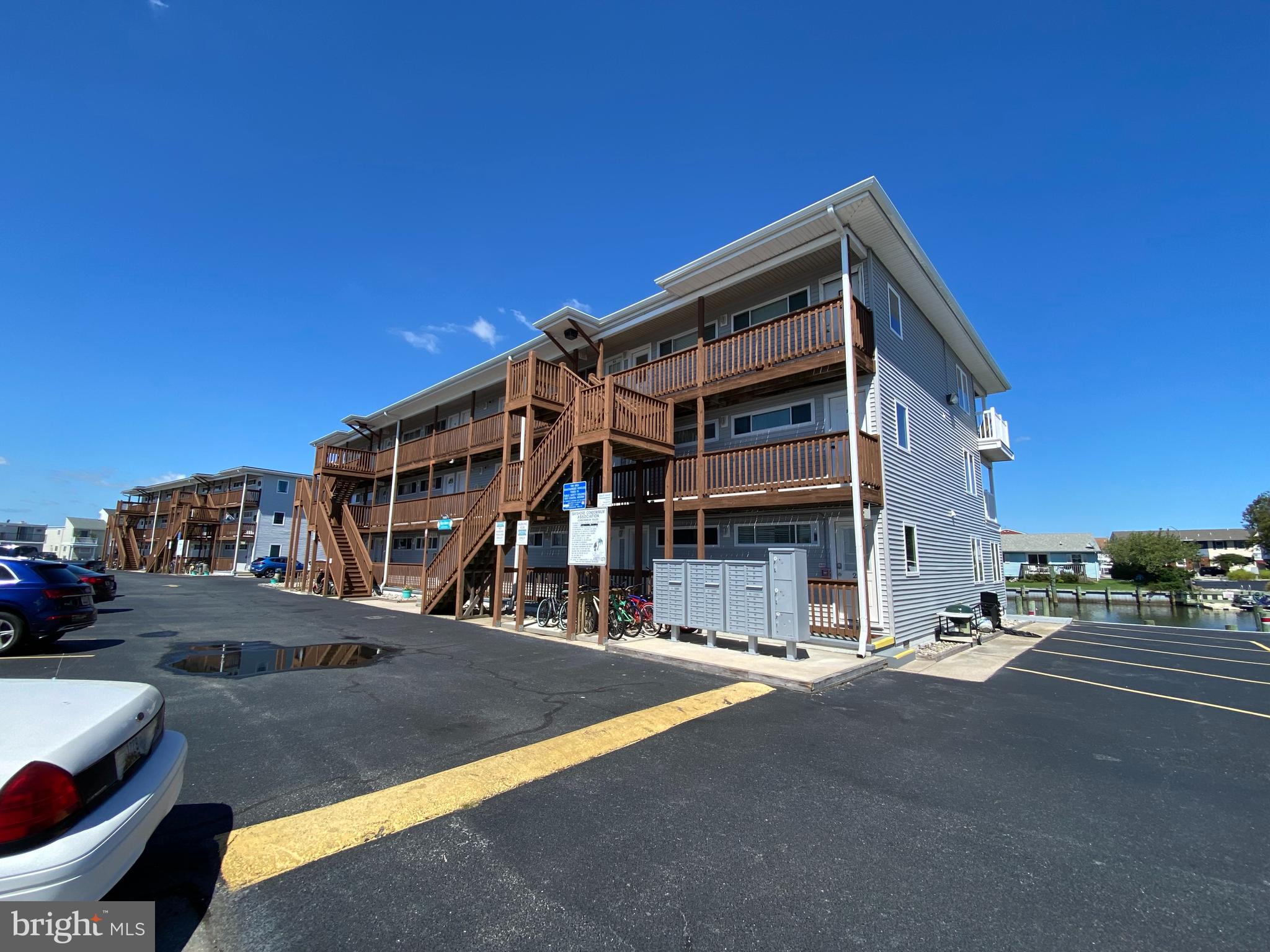 BAY SHORES - Residential