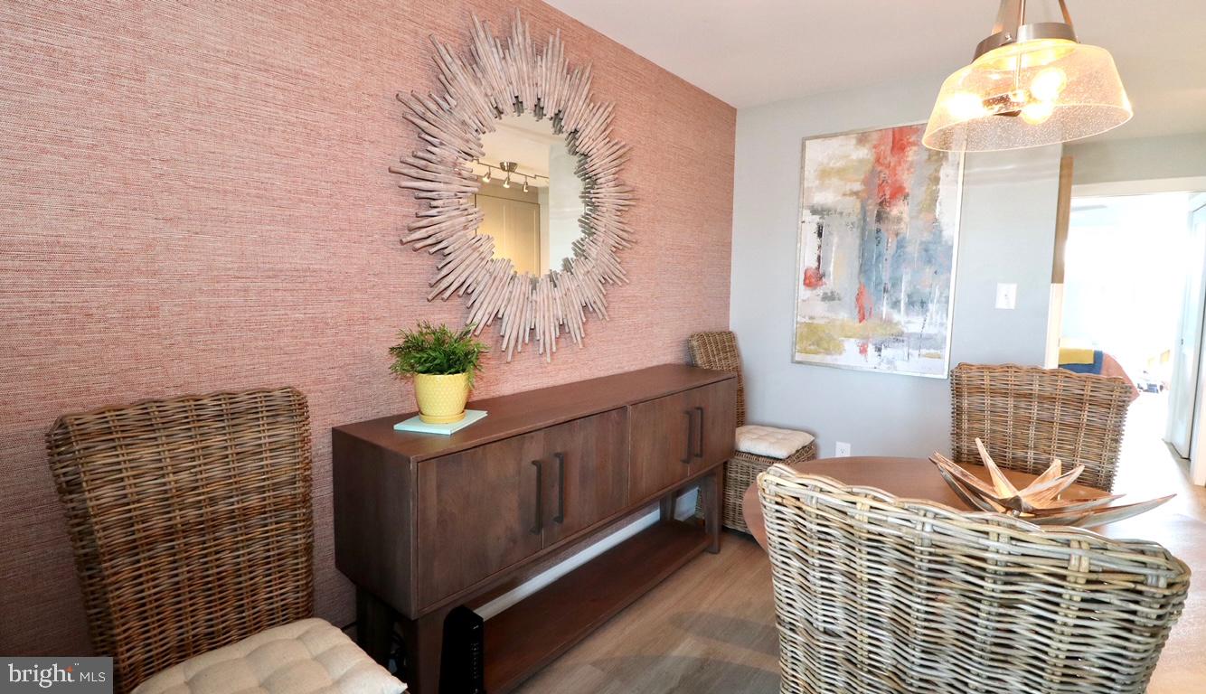 BAY SHORES - Residential