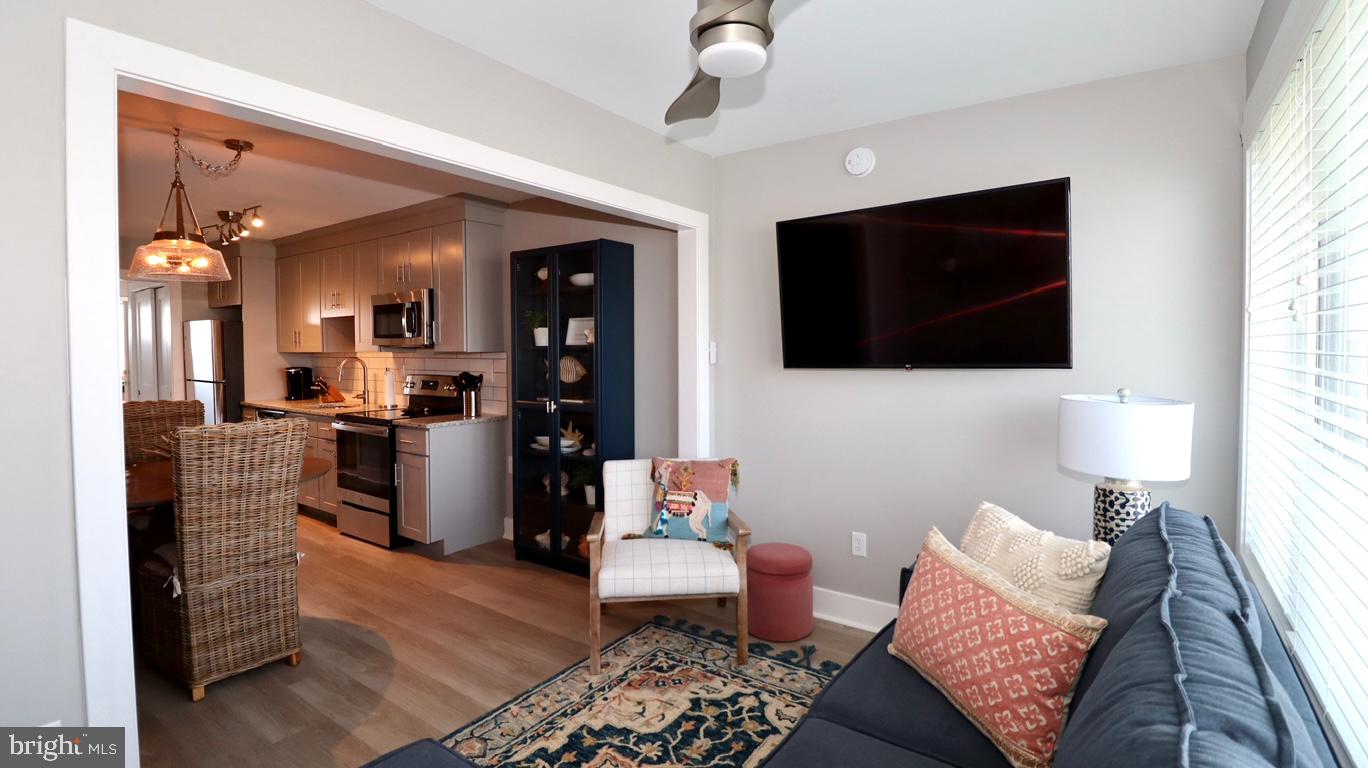 BAY SHORES - Residential