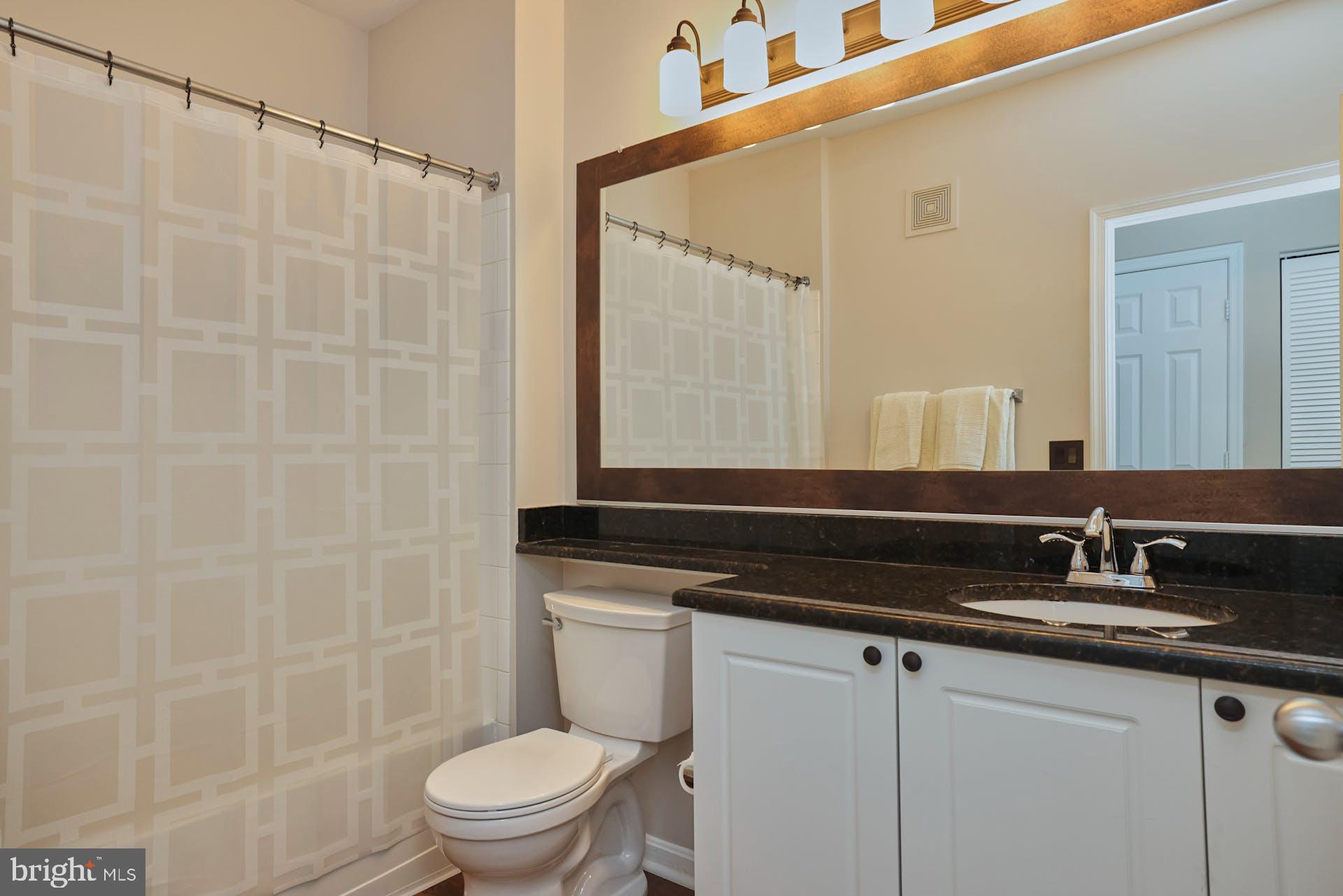 MARQUIS AT VIENNA STATION - Residential