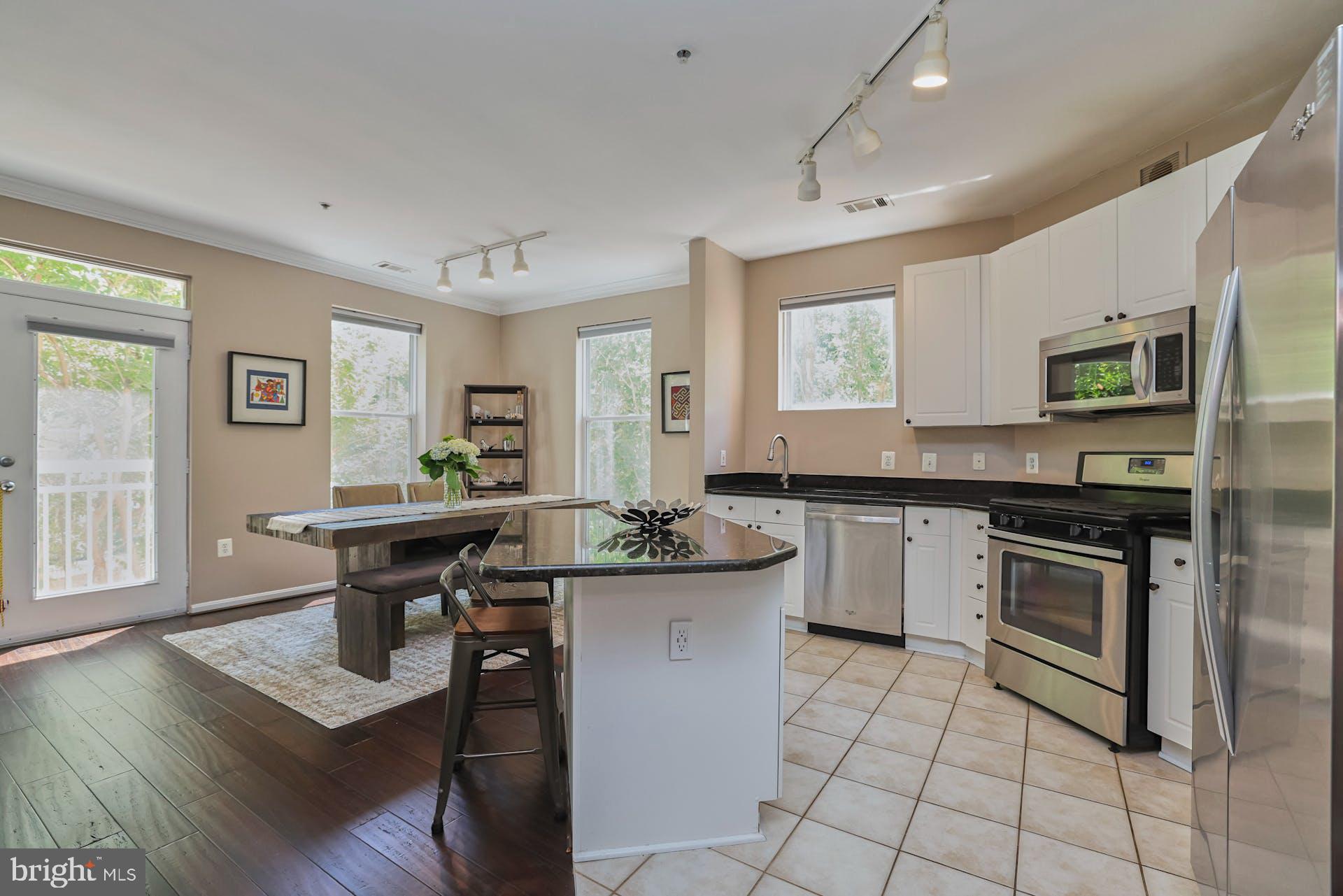 MARQUIS AT VIENNA STATION - Residential