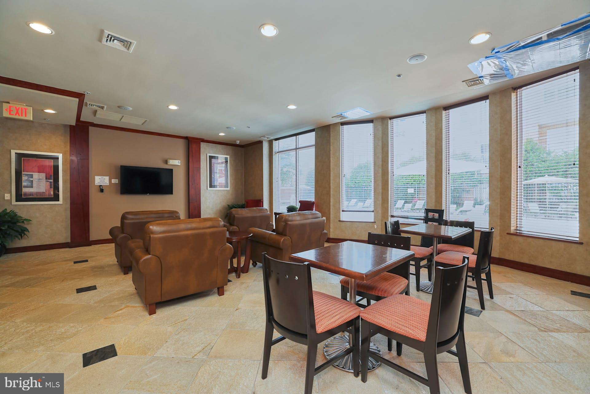 MARQUIS AT VIENNA STATION - Residential