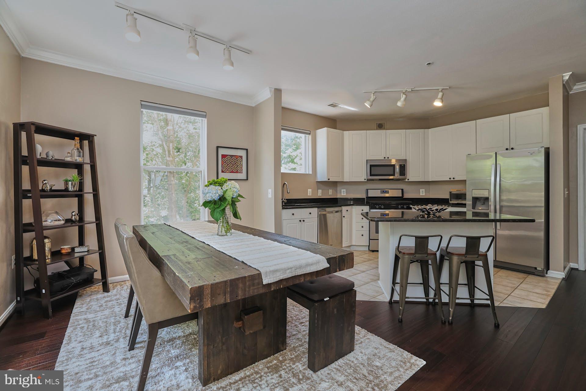 MARQUIS AT VIENNA STATION - Residential