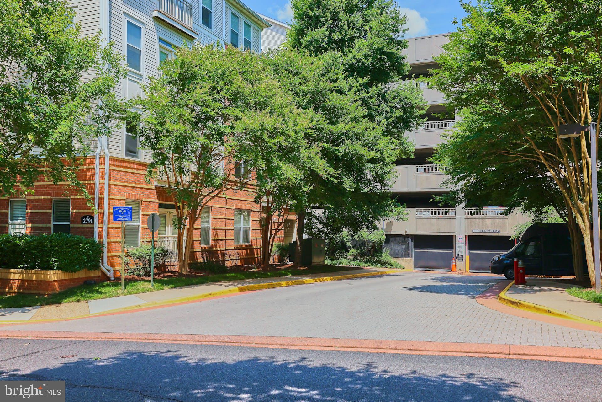 MARQUIS AT VIENNA STATION - Residential