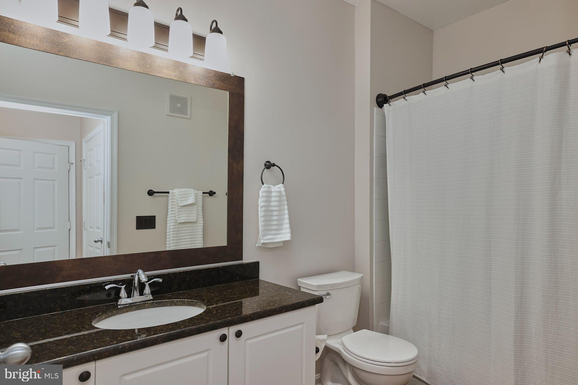 MARQUIS AT VIENNA STATION - Residential