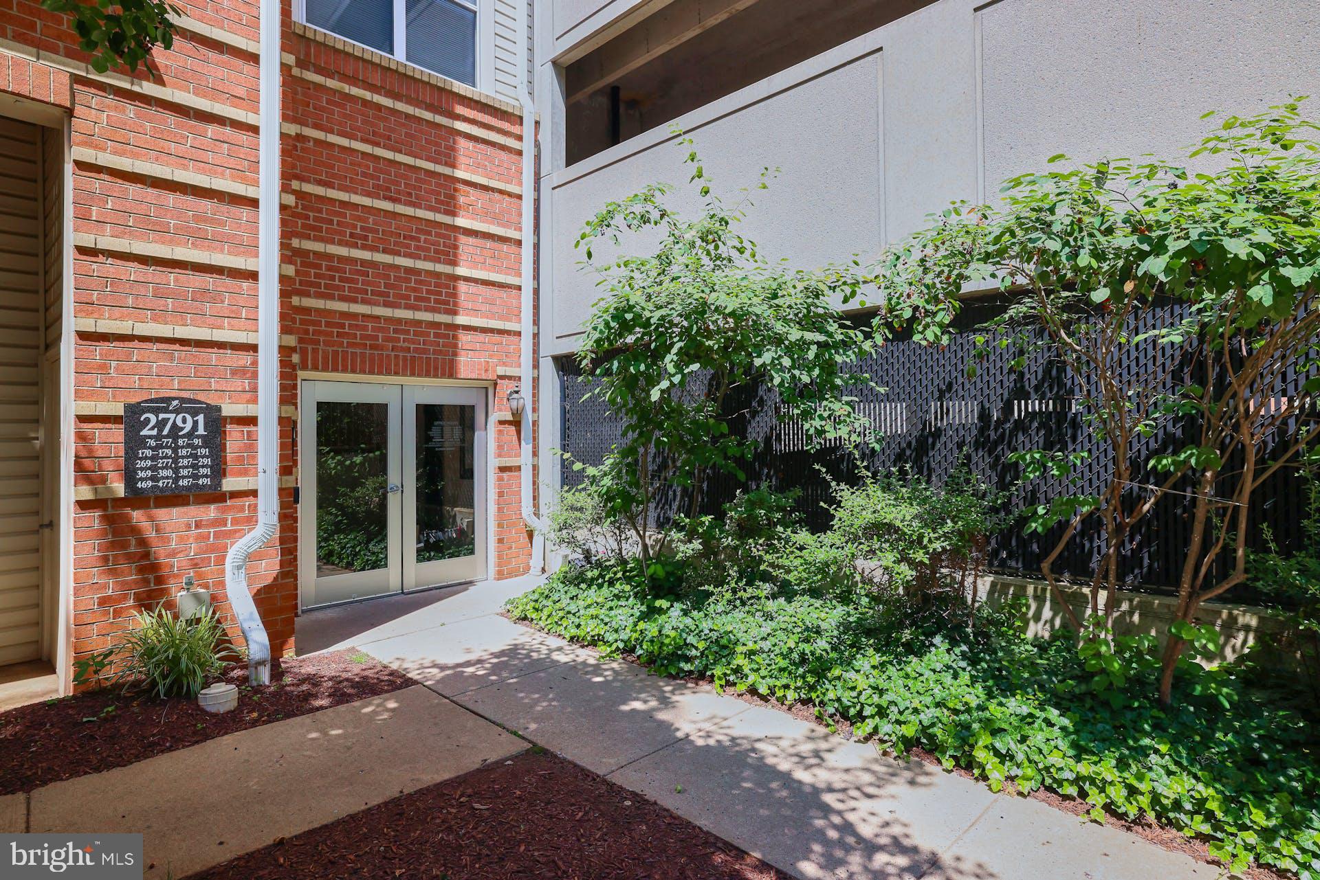 MARQUIS AT VIENNA STATION - Residential