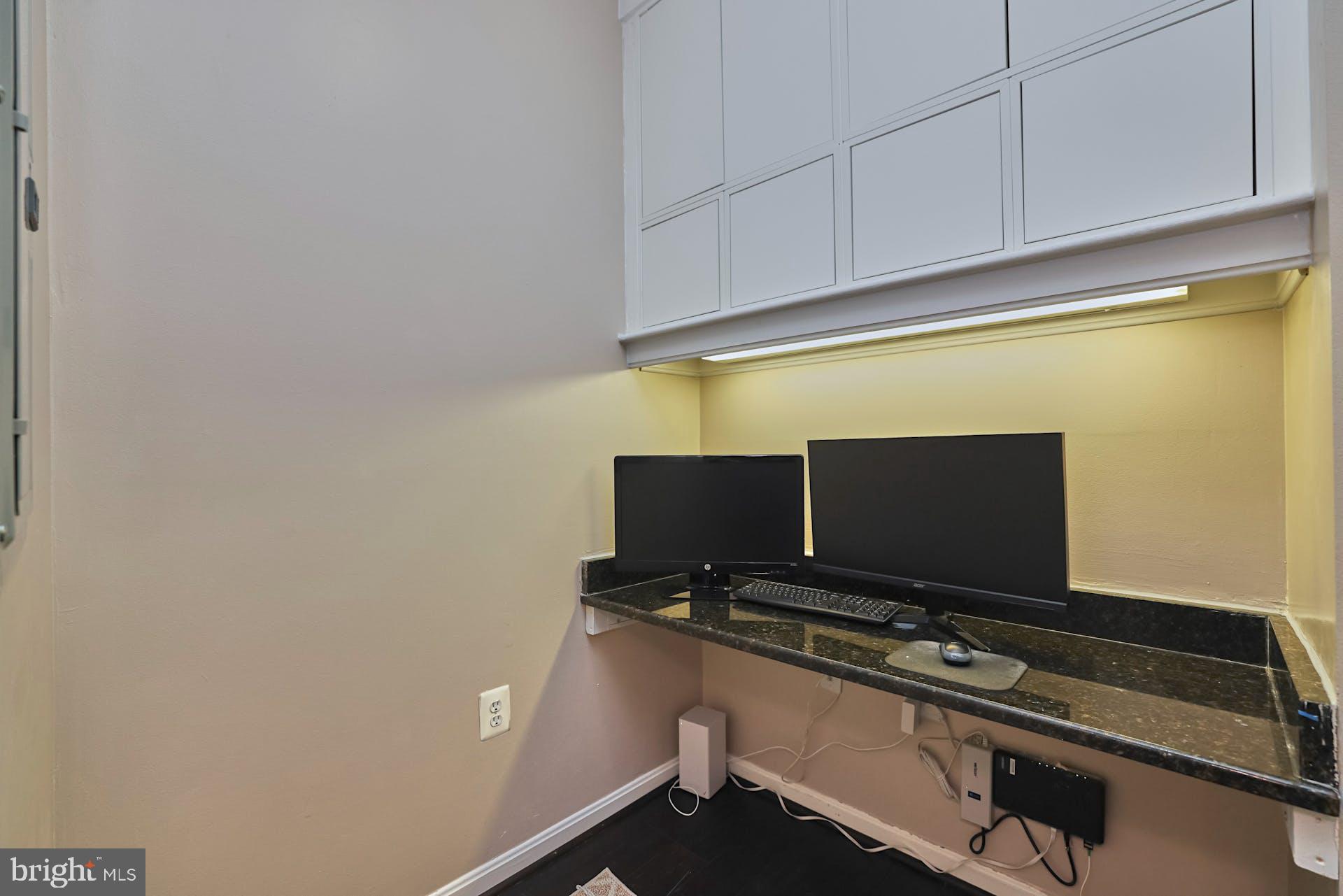 MARQUIS AT VIENNA STATION - Residential