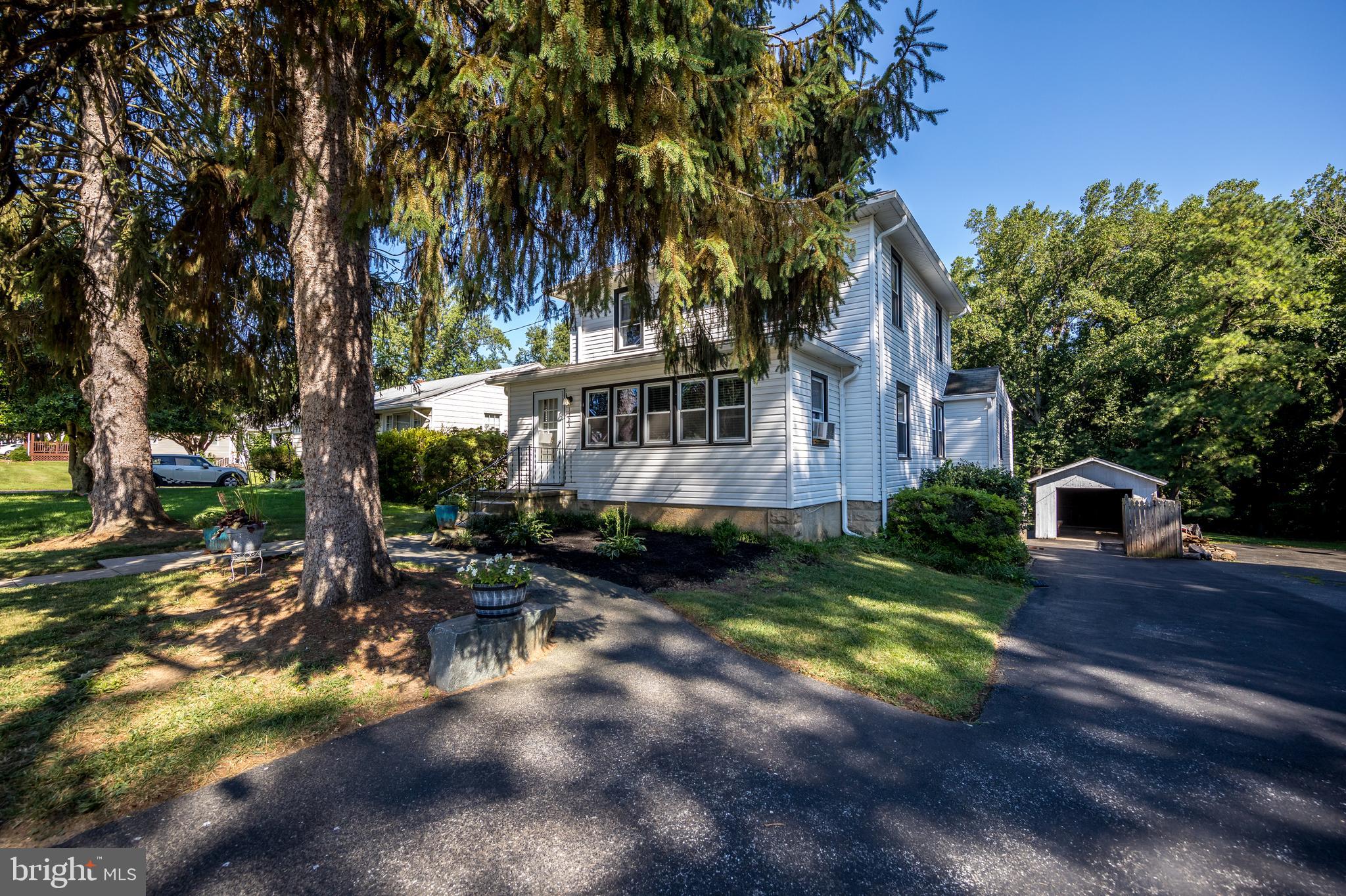 1303 ONTARIO STREET