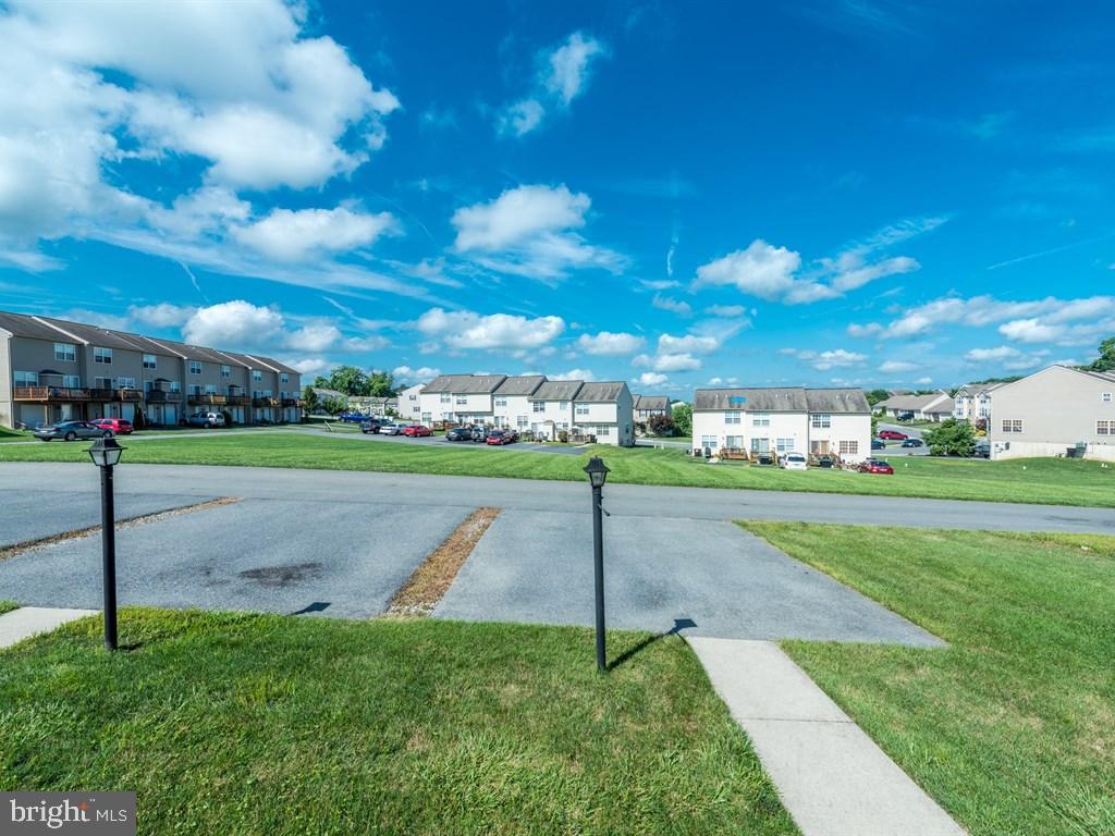 MANOR OAKS - Residential