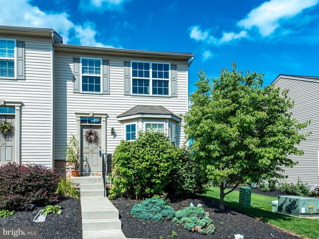 MANOR OAKS - Residential
