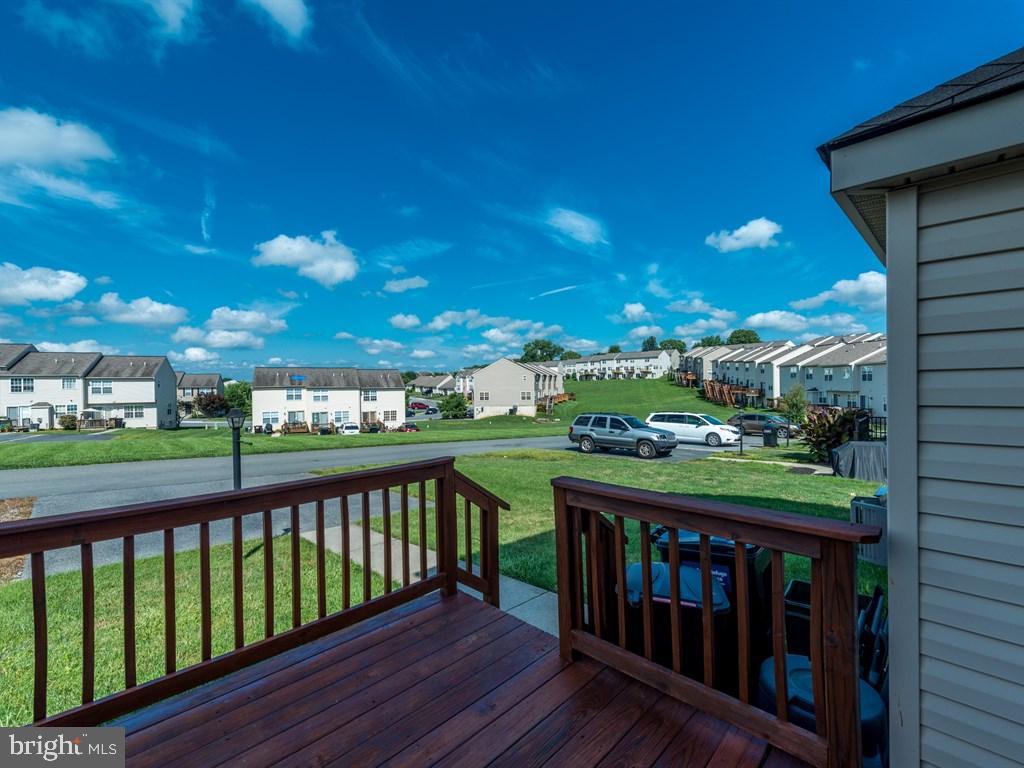 MANOR OAKS - Residential