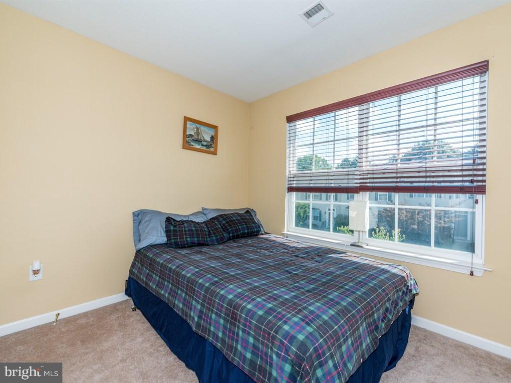 MANOR OAKS - Residential