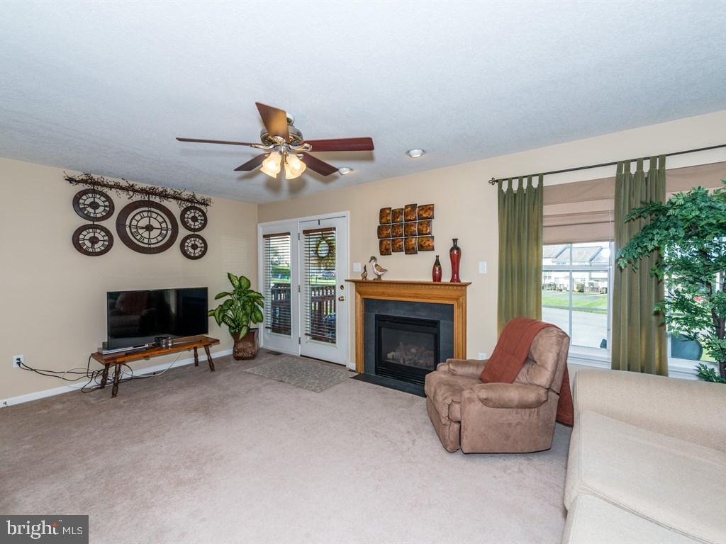 MANOR OAKS - Residential
