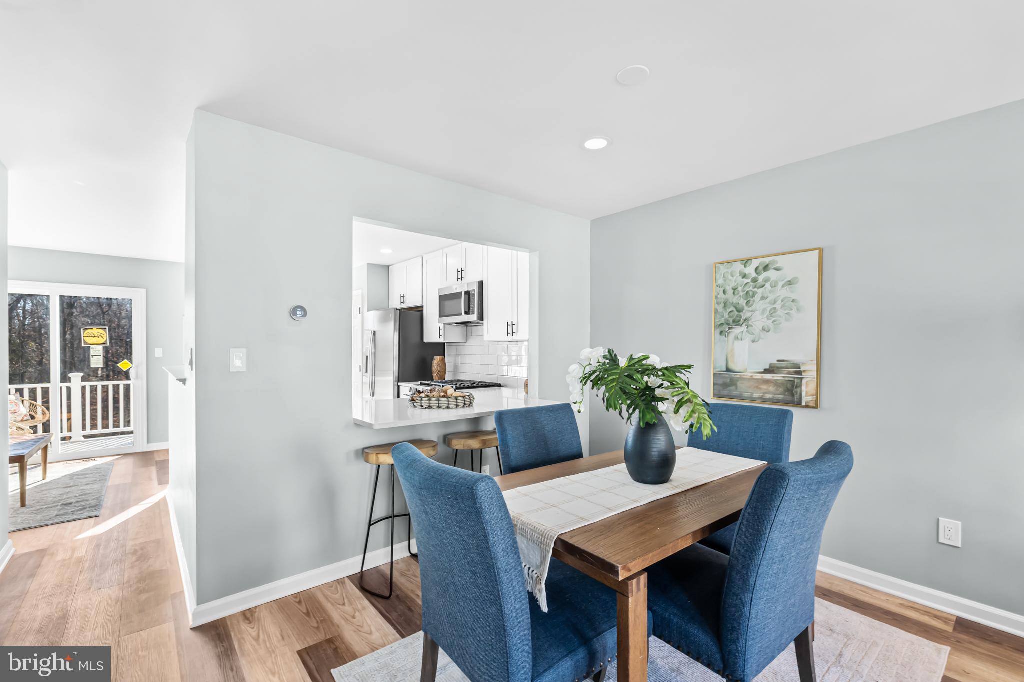 6208 LES DORSON LANE