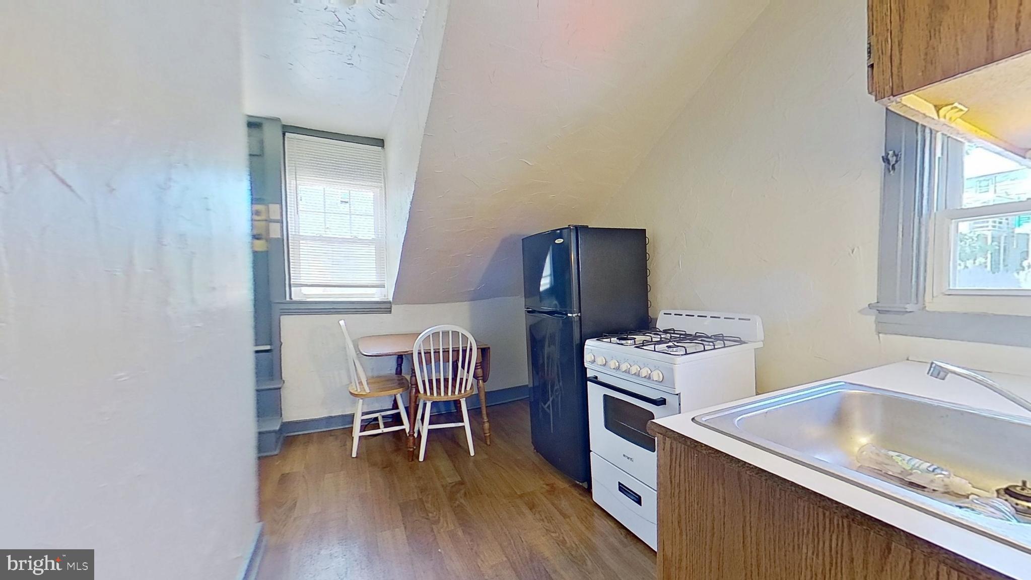 156 N NEWBERRY STREET 2ND FL