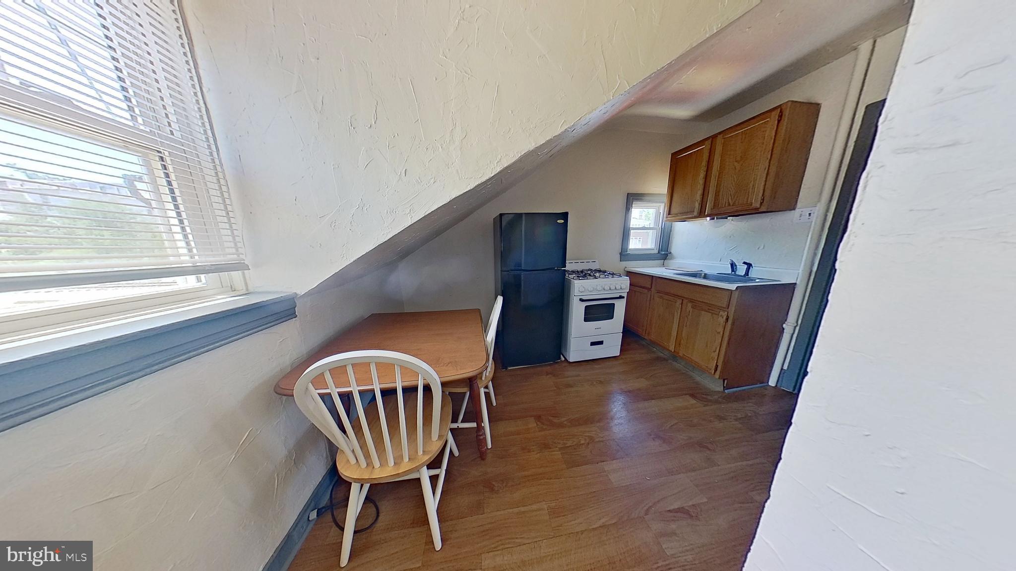 156 N NEWBERRY STREET 2ND FL