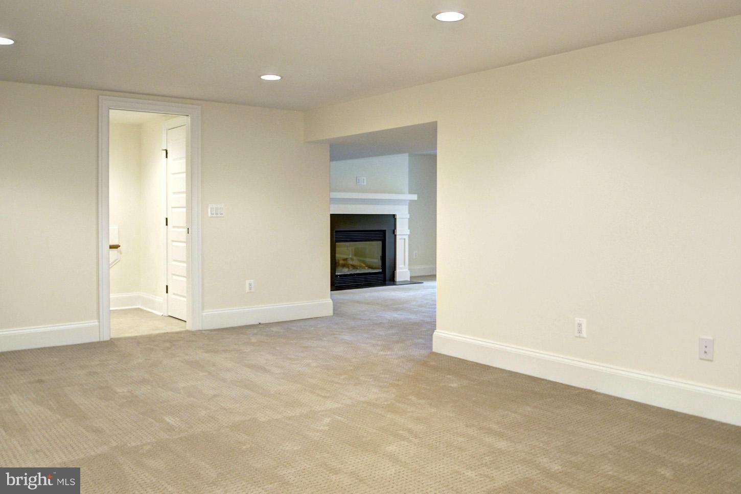 COUNTRY CLUB HILLS - Residential