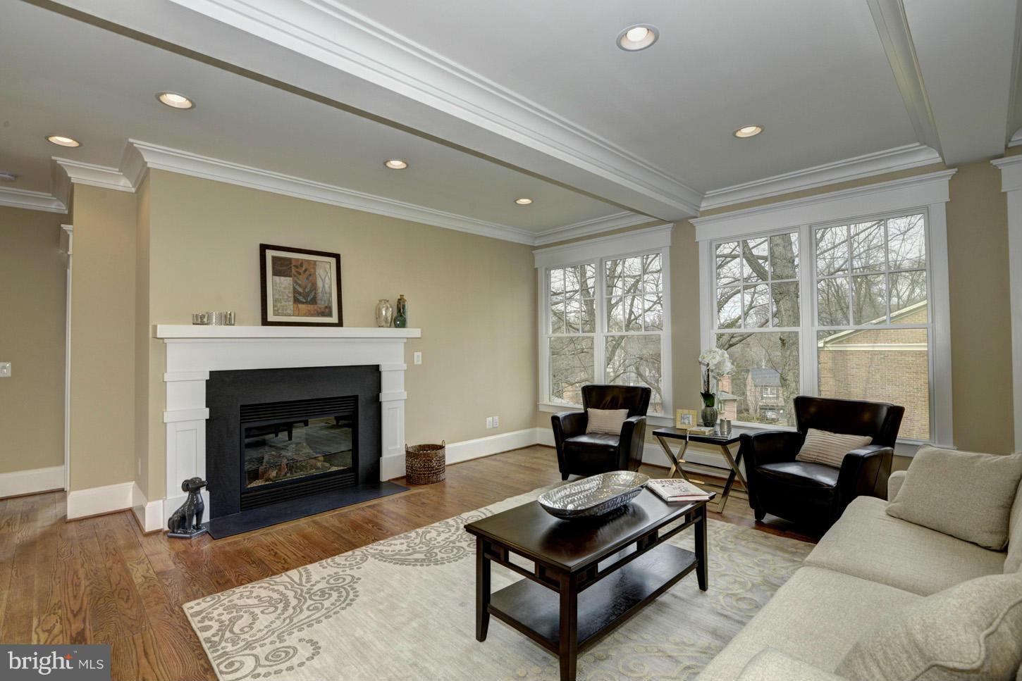 COUNTRY CLUB HILLS - Residential