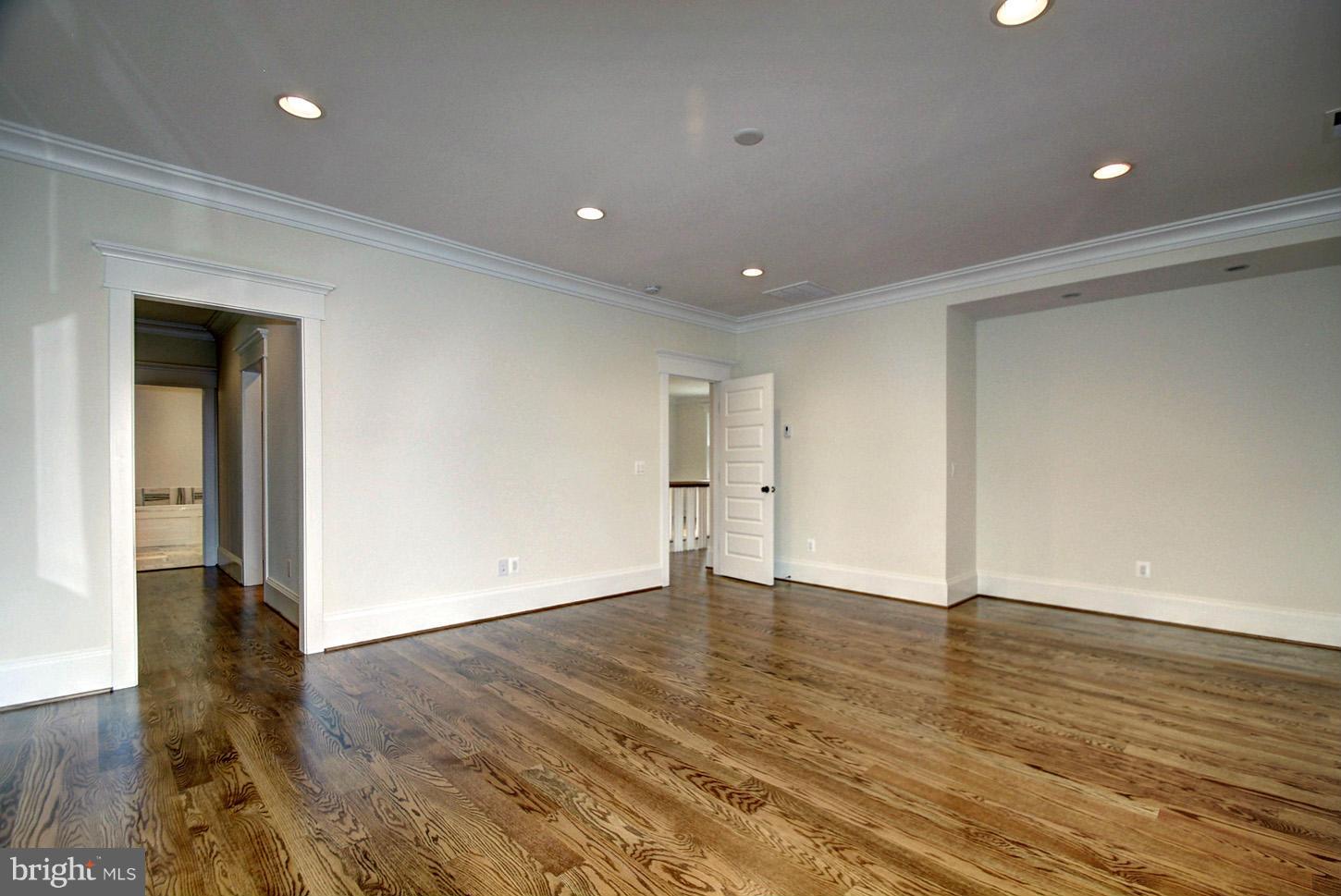 COUNTRY CLUB HILLS - Residential