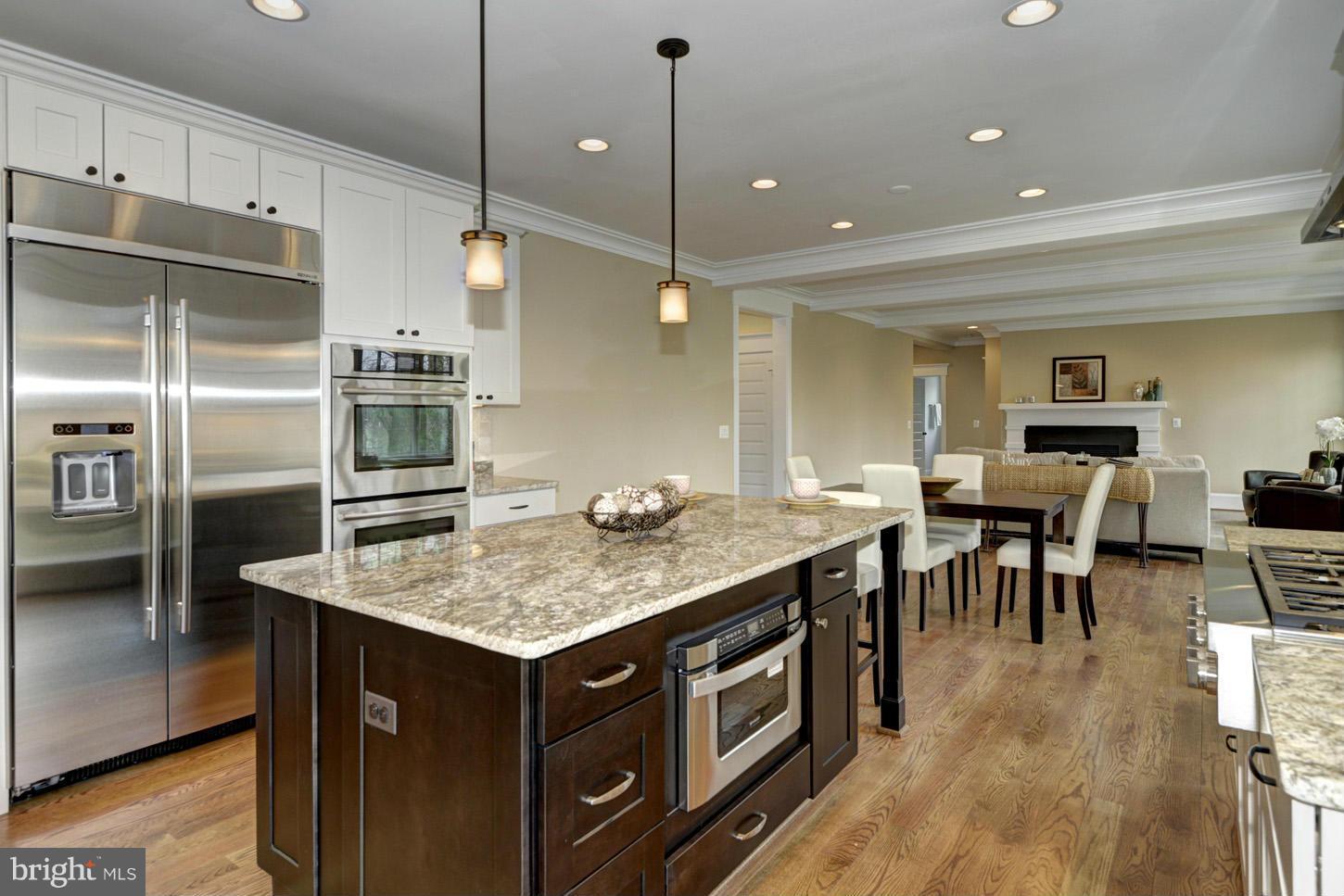 COUNTRY CLUB HILLS - Residential