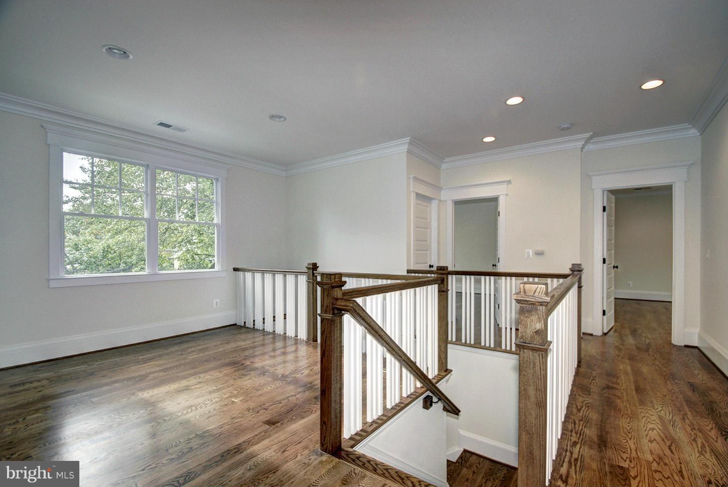 COUNTRY CLUB HILLS - Residential