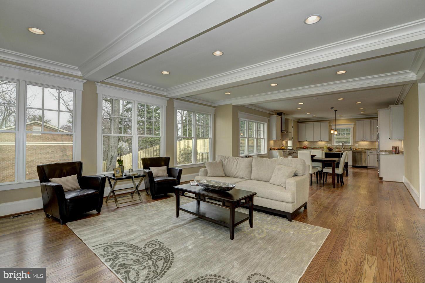 COUNTRY CLUB HILLS - Residential