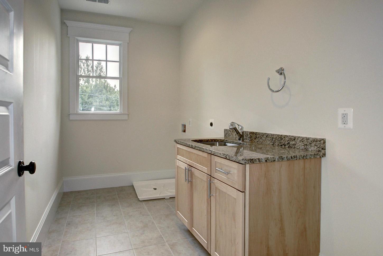 COUNTRY CLUB HILLS - Residential