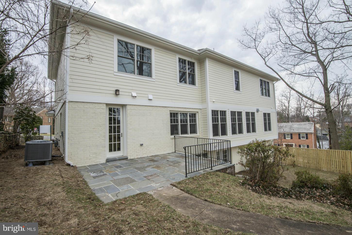 COUNTRY CLUB HILLS - Residential