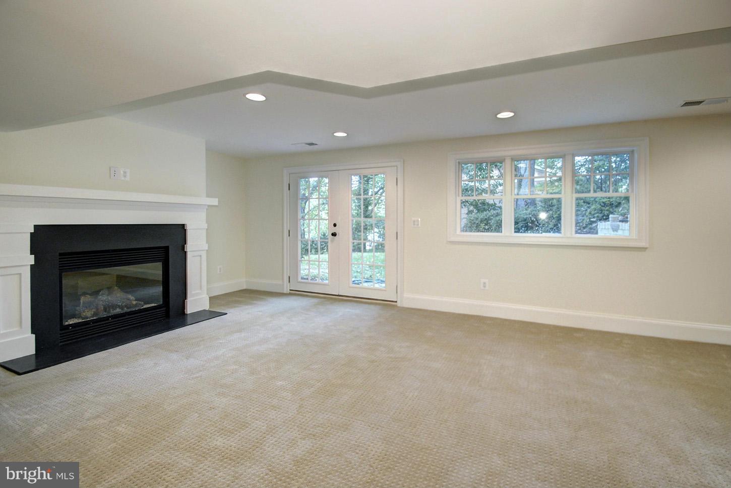 COUNTRY CLUB HILLS - Residential