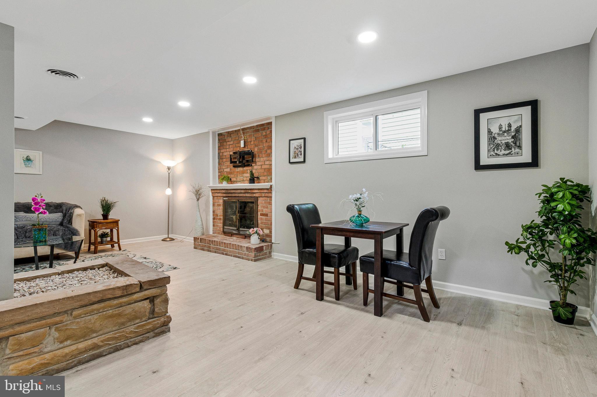 ALCOVA HEIGHTS - Residential