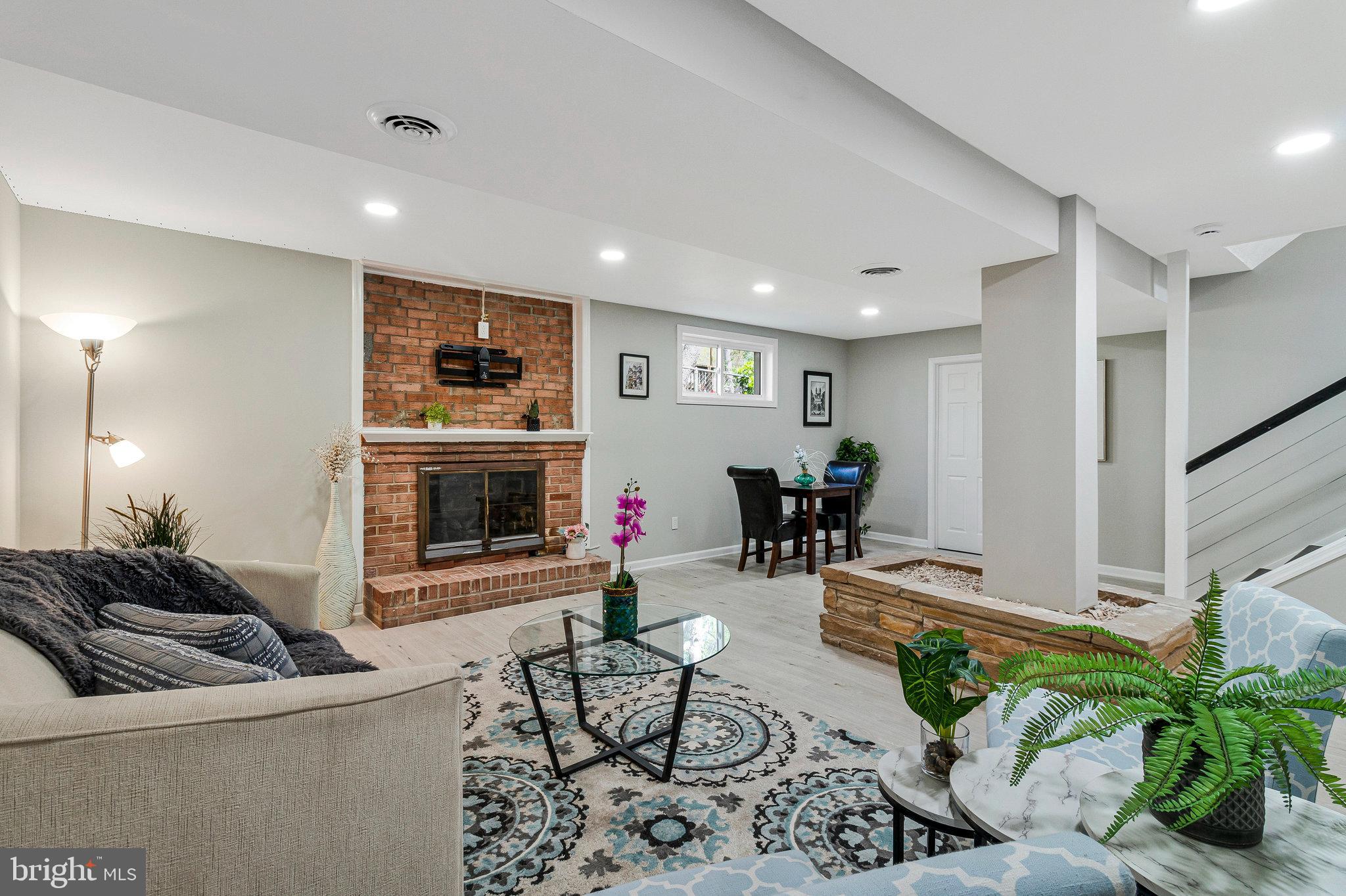 ALCOVA HEIGHTS - Residential