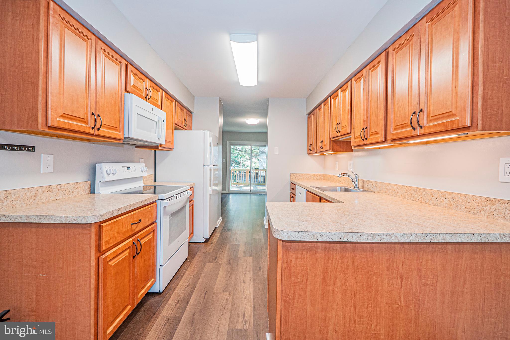 WOODLAND HILLS - Residential