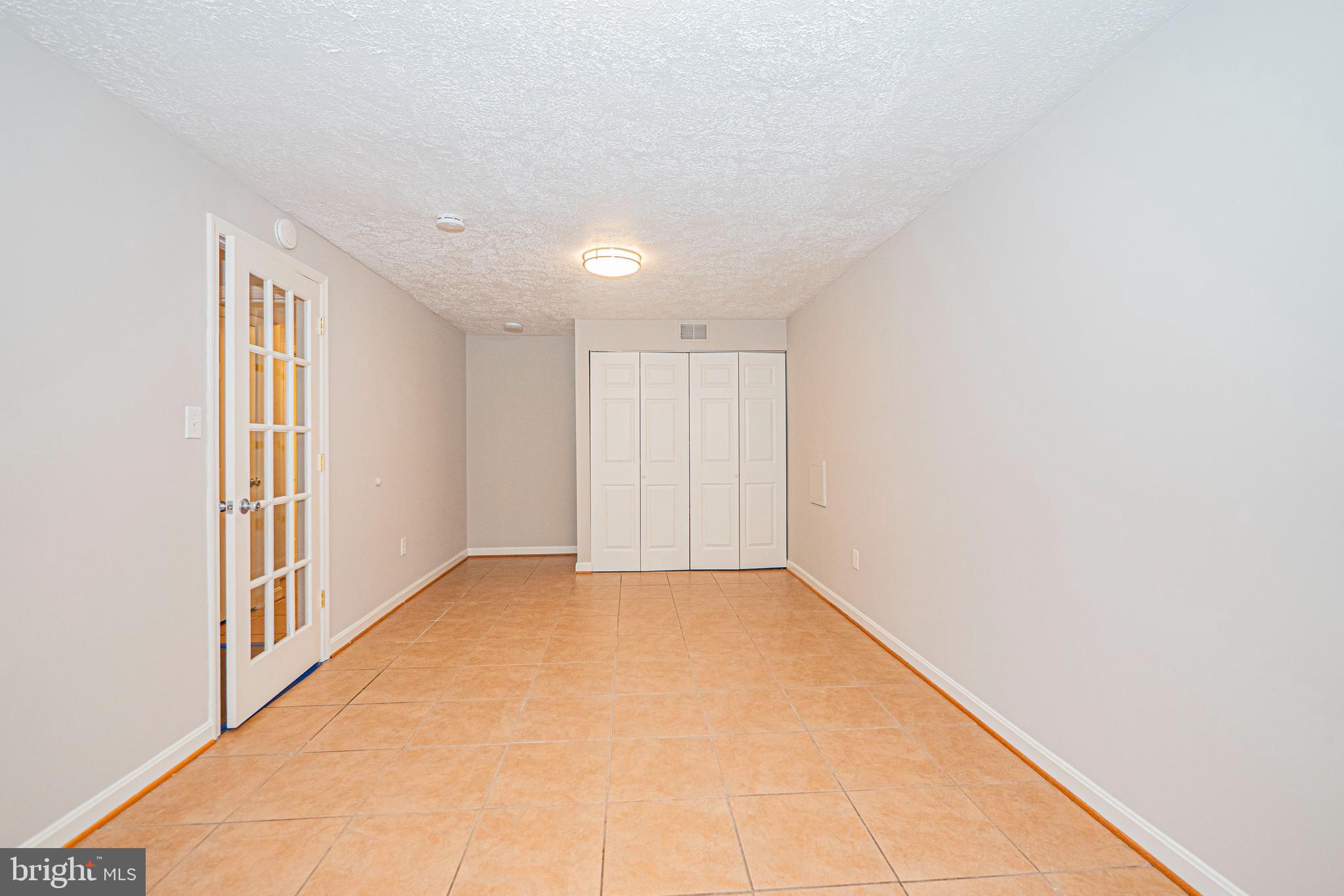 WOODLAND HILLS - Residential