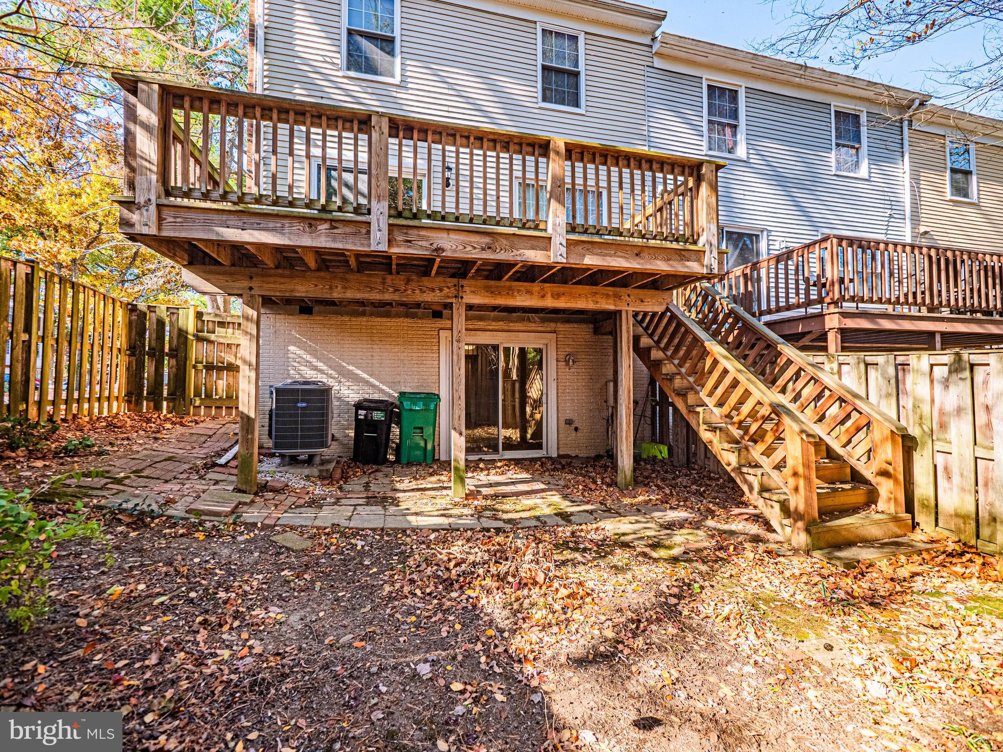 WOODLAND HILLS - Residential